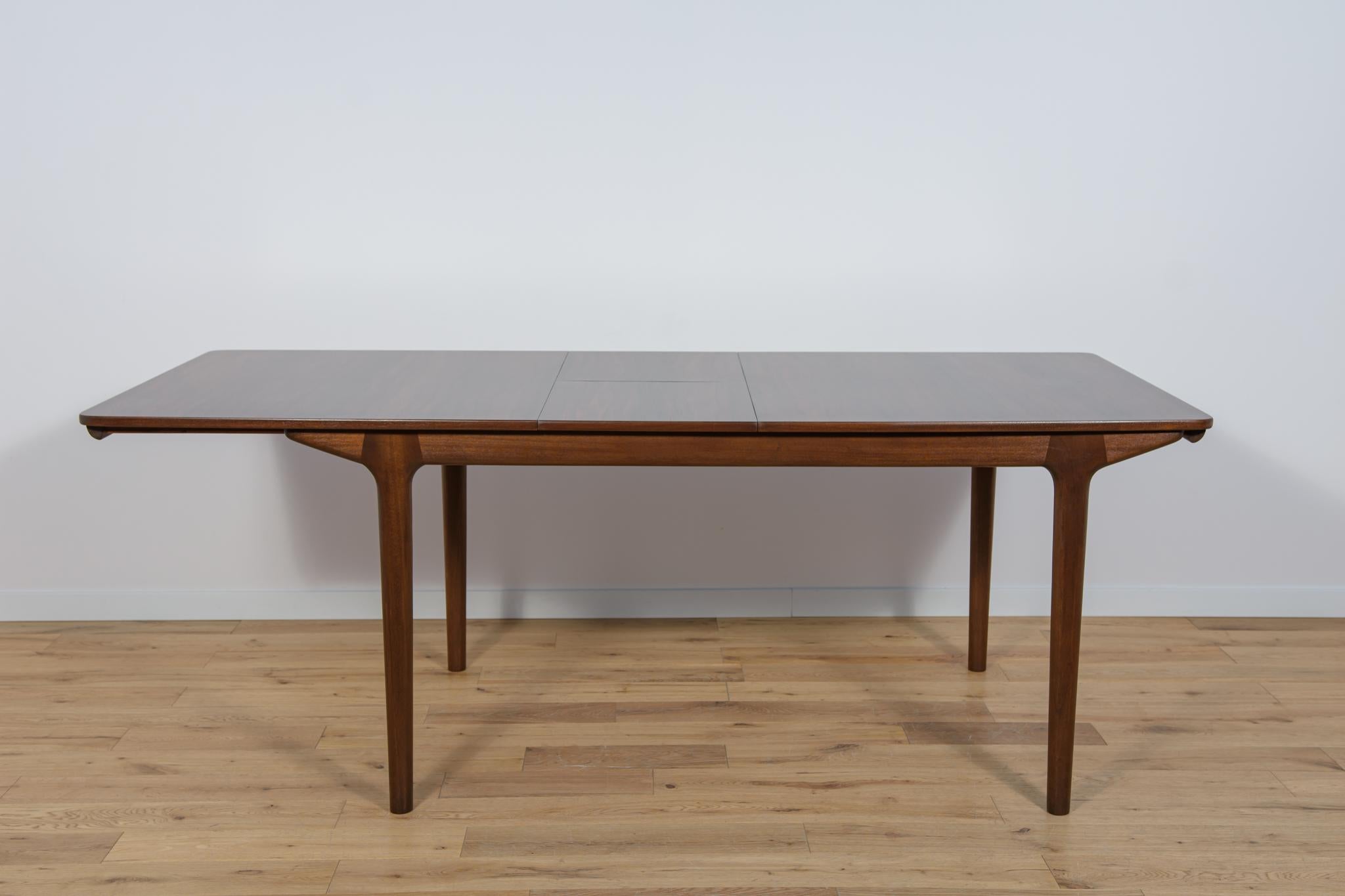 Mid-Century Rosewood & Teak Extendable Dining Table from McIntosh, Great Britain For Sale 1