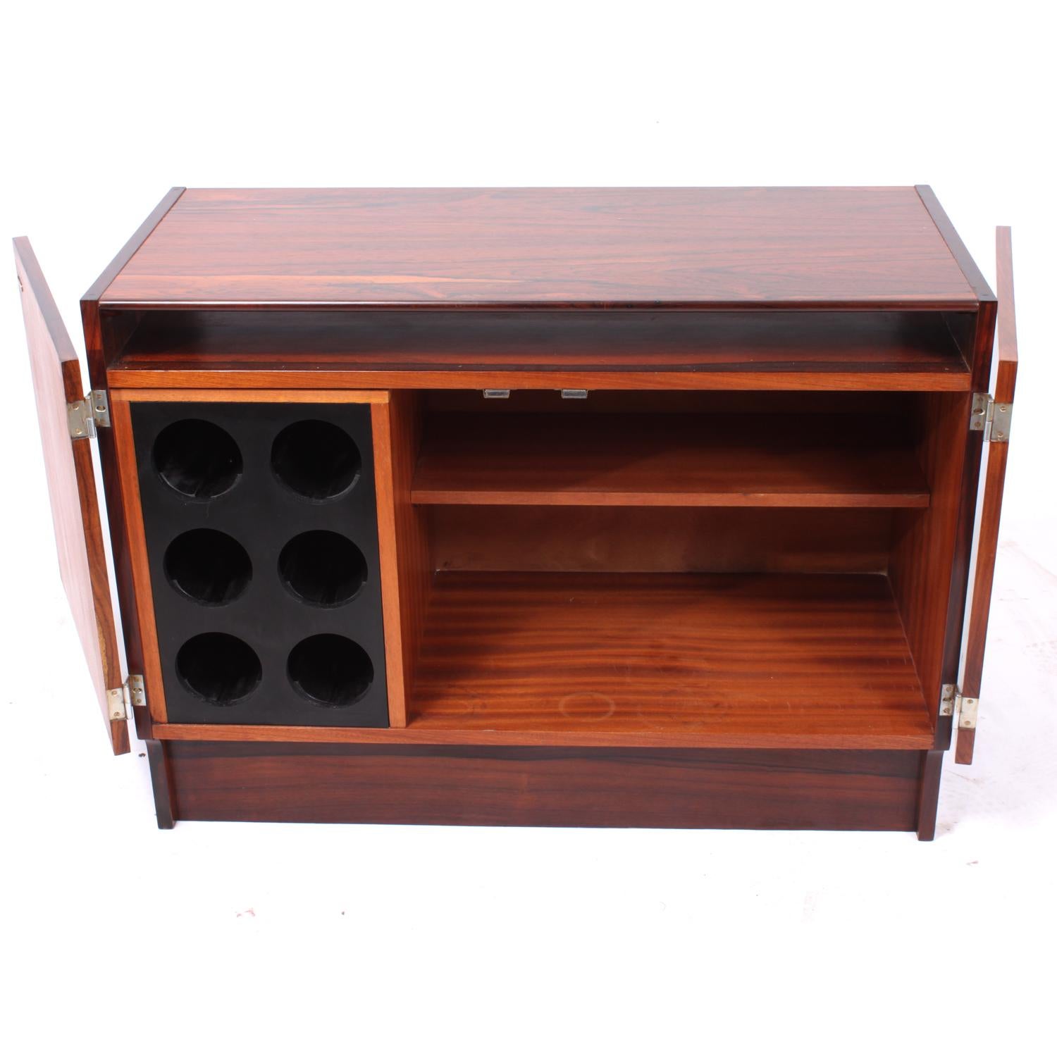 Midcentury Rosewood TV Cabinet In Excellent Condition In Paddock Wood, Kent