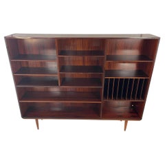Palisander-Hängeschrank/Bücherregal aus der Jahrhundertmitte von Oman JR