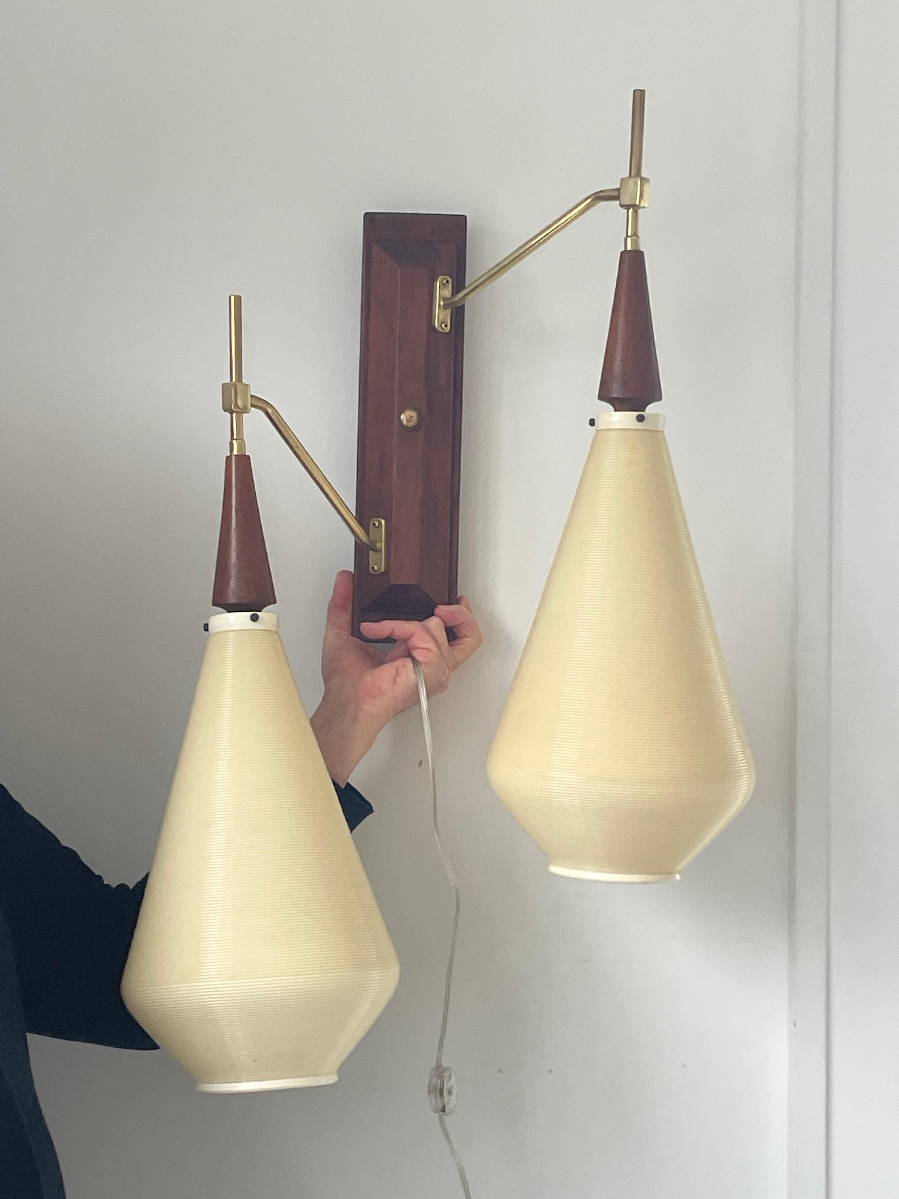 Mid century Rotaflex Wall Lamp or Sconce by Yasha Heifetz In Good Condition For Sale In New York, NY
