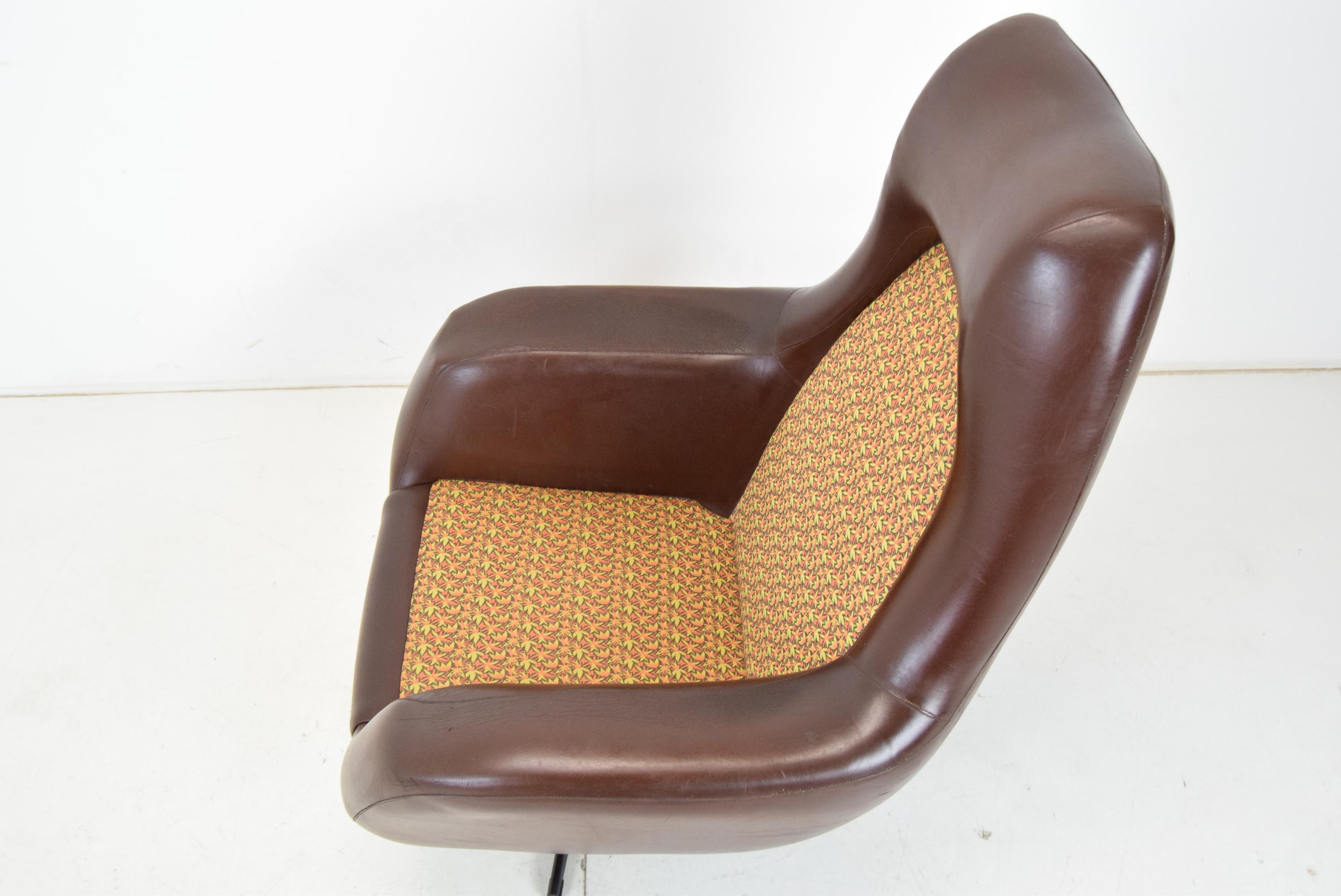 Mid-Century Rotating Armchair, Drevotvar, 1980's For Sale 4