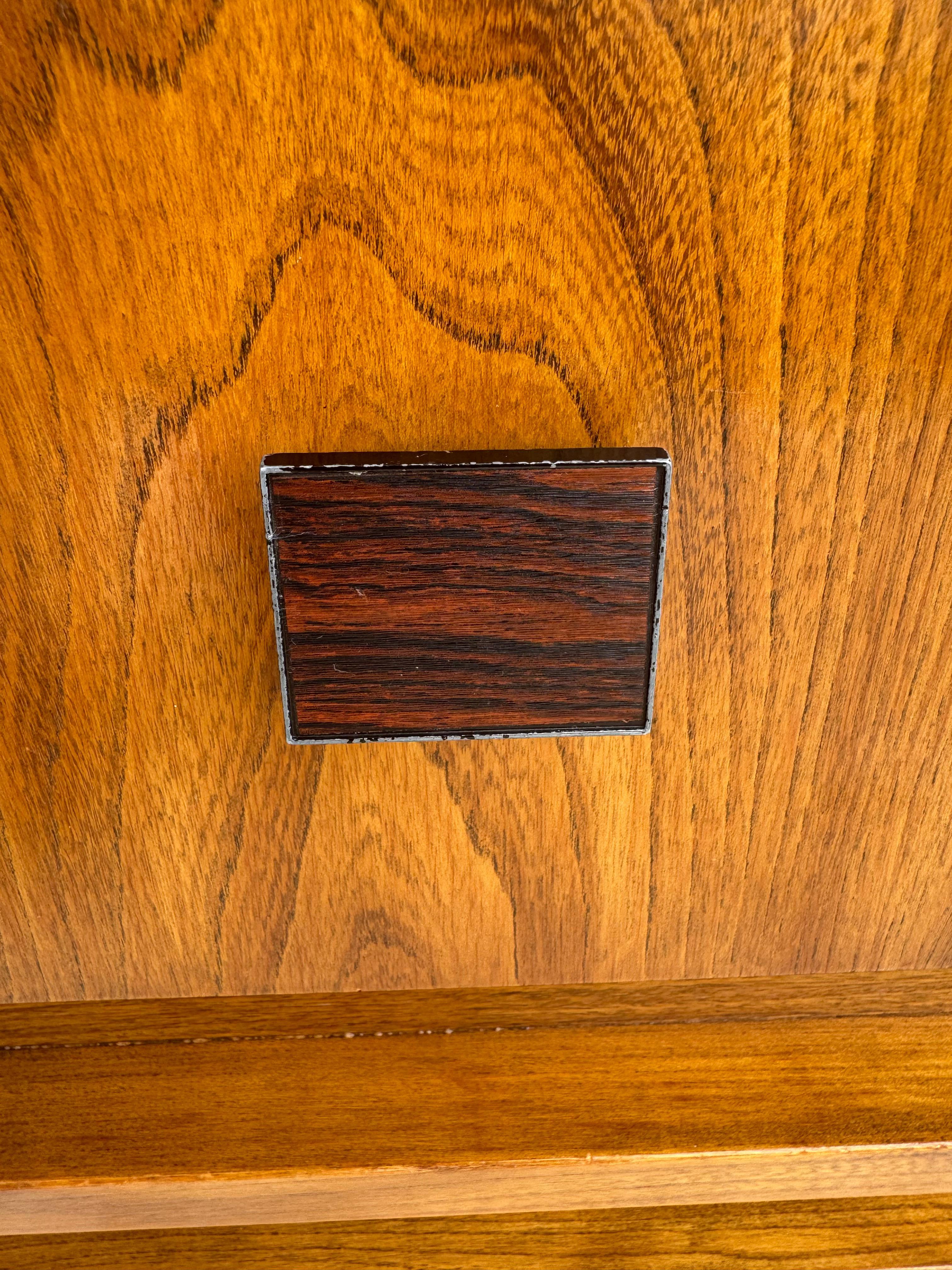 Comò Rougier 9 cassetti in noce di metà secolo In condizioni buone in vendita a Pasadena, TX