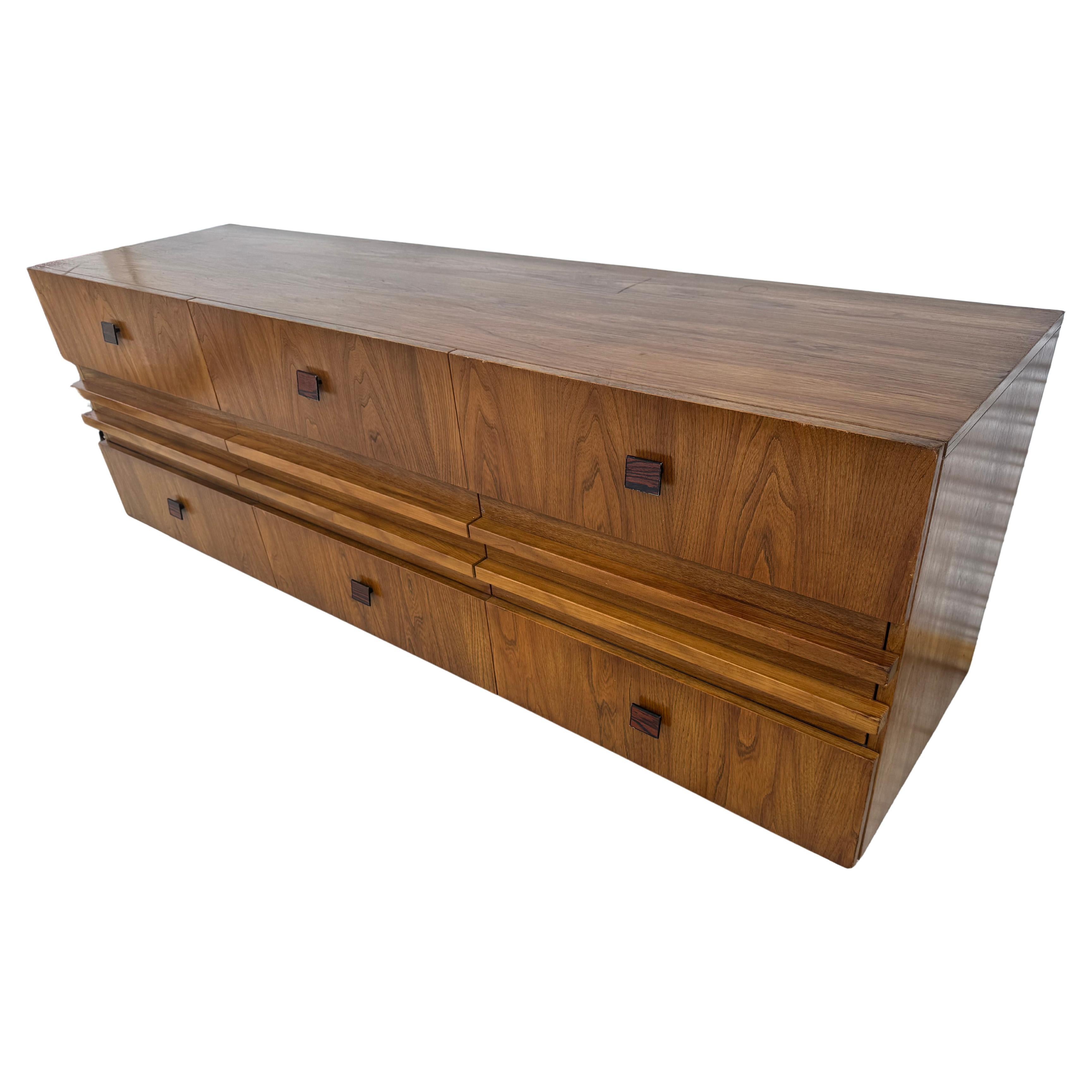Comò Rougier 9 cassetti in noce di metà secolo in vendita