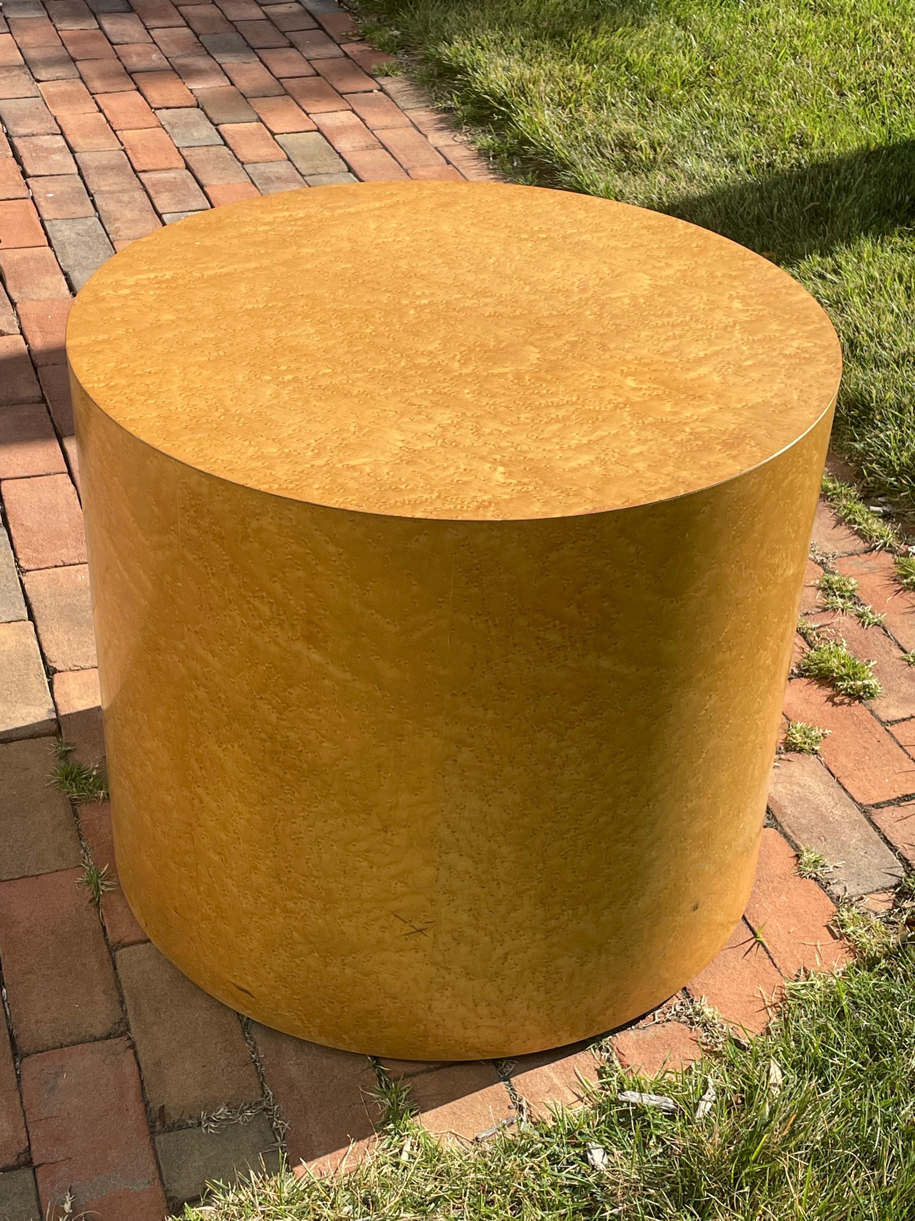 Mid-Century Modern Table ronde du milieu du siècle en loupe en vente