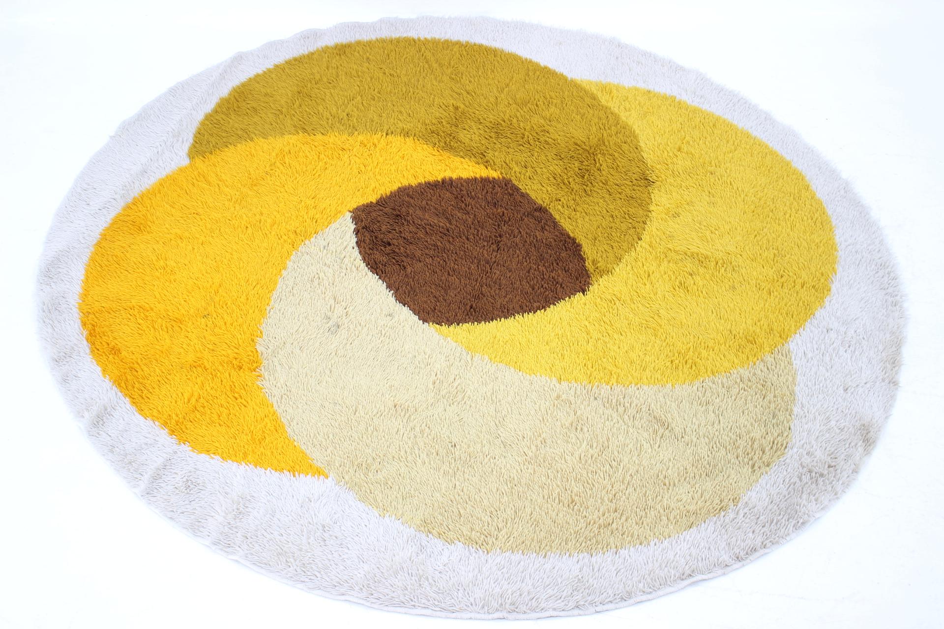 mid century modern round rugs