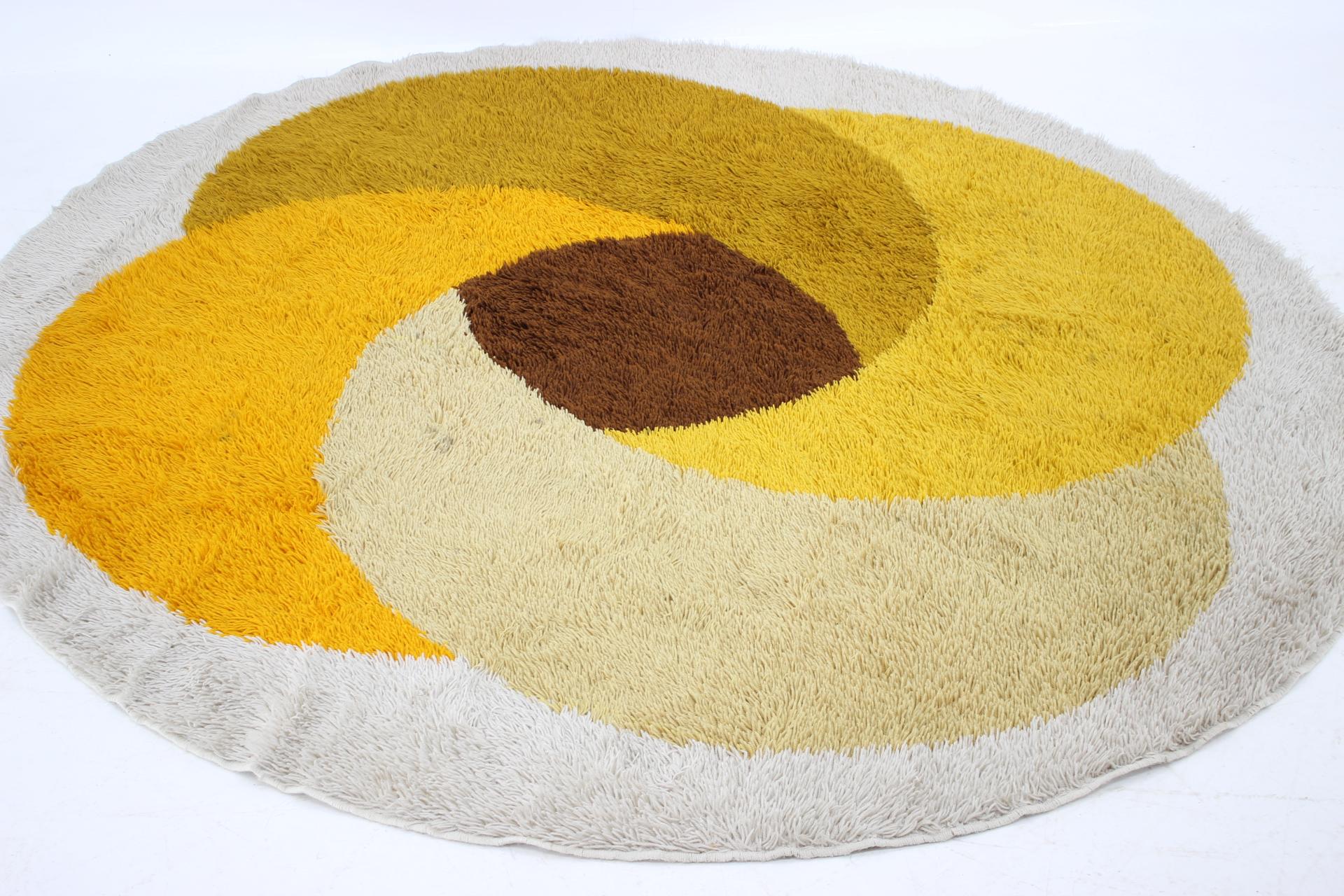 Midcentury Round Carpet / Rug, Denmark, 1960 In Good Condition In Praha, CZ