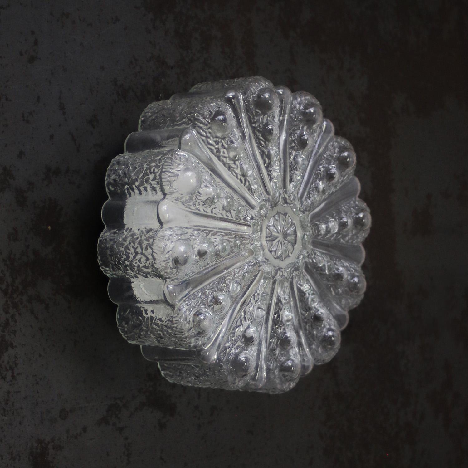 Mid-Century moderno Applique rotonde in vetro trasparente di metà secolo in vendita