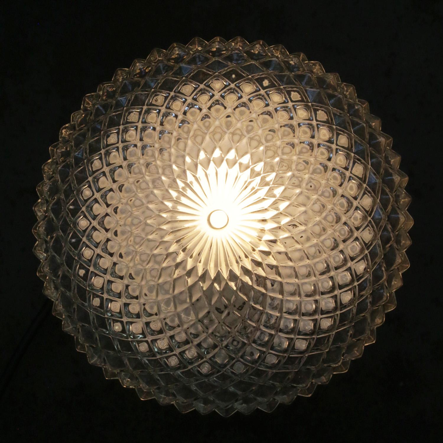 Industriel Appliques rondes du milieu du siècle en verre clair Appliques encastrées en vente