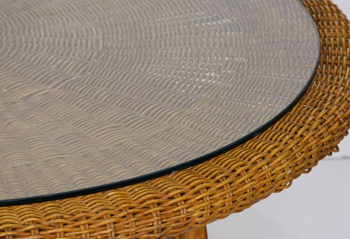 Mid-Century Round Coffee or Low Table of Wicker and Rattan from Italy 5