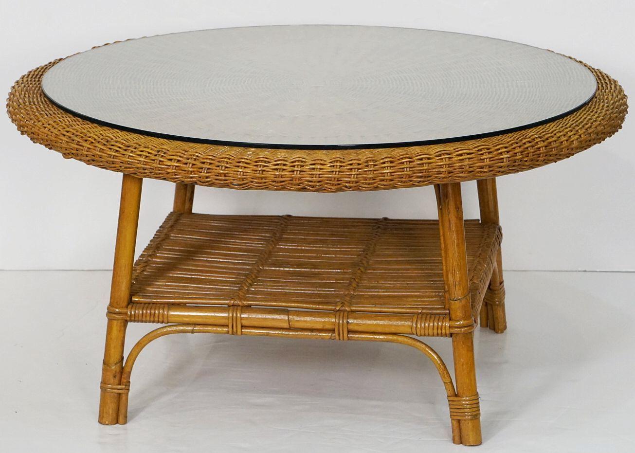 Mid-Century Round Coffee or Low Table of Wicker and Rattan from Italy In Good Condition In Austin, TX