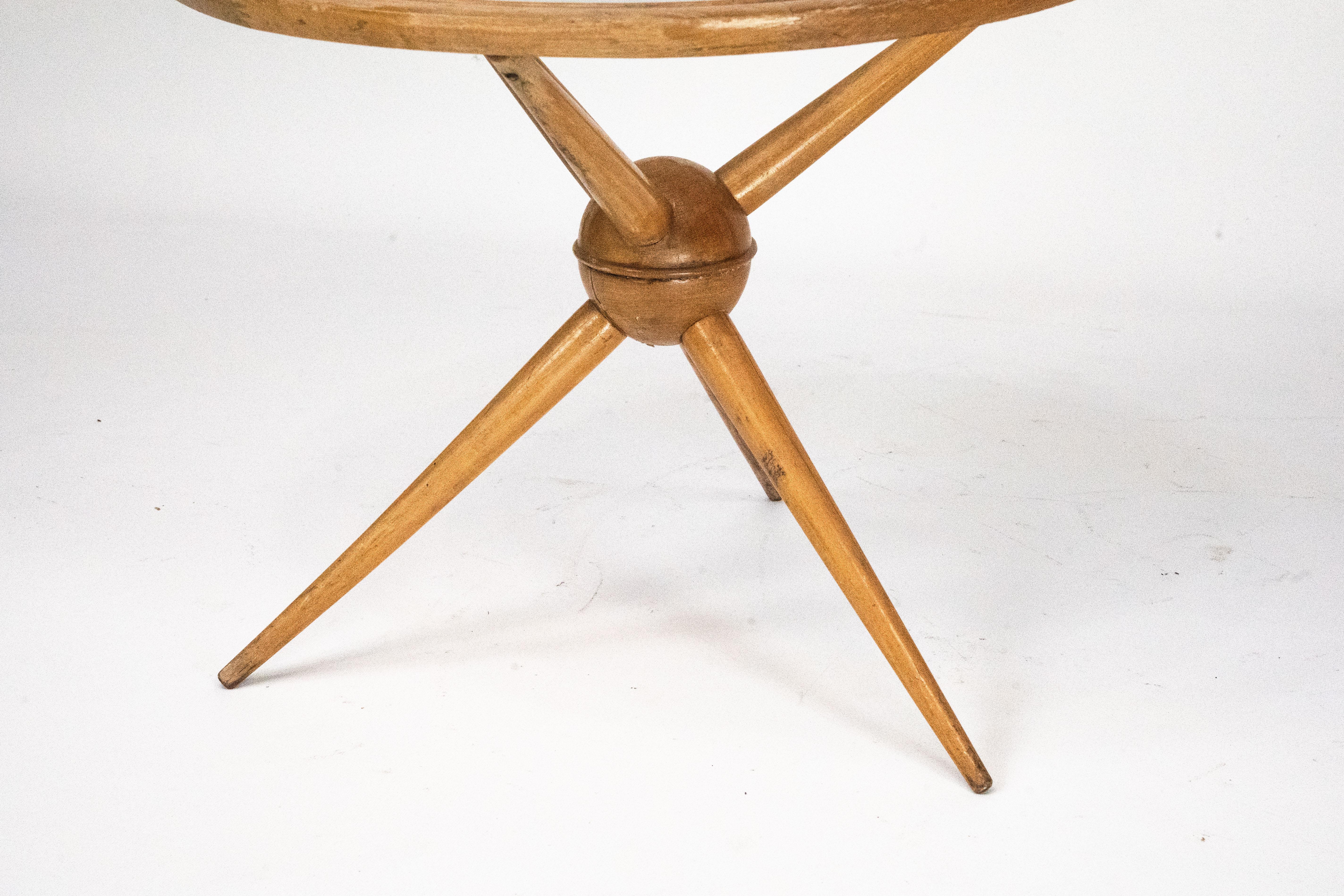 Table basse ronde du milieu du siècle par Cesare Lacca, Italie, années 1950. Bon état - En vente à Catania, CT