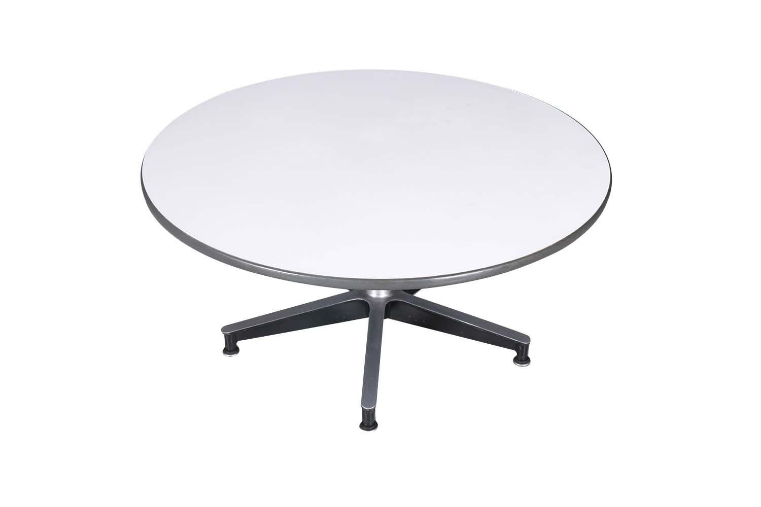 table ronde eames