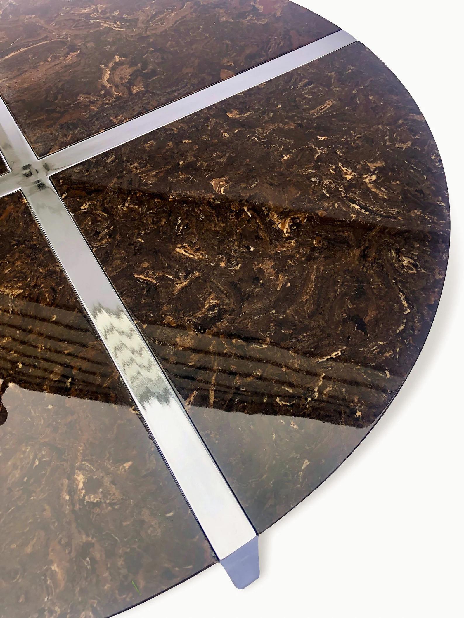 Runder Couchtisch aus Chrom und Marmor im Baughman-Stil aus der Mitte des Jahrhunderts im Angebot 1