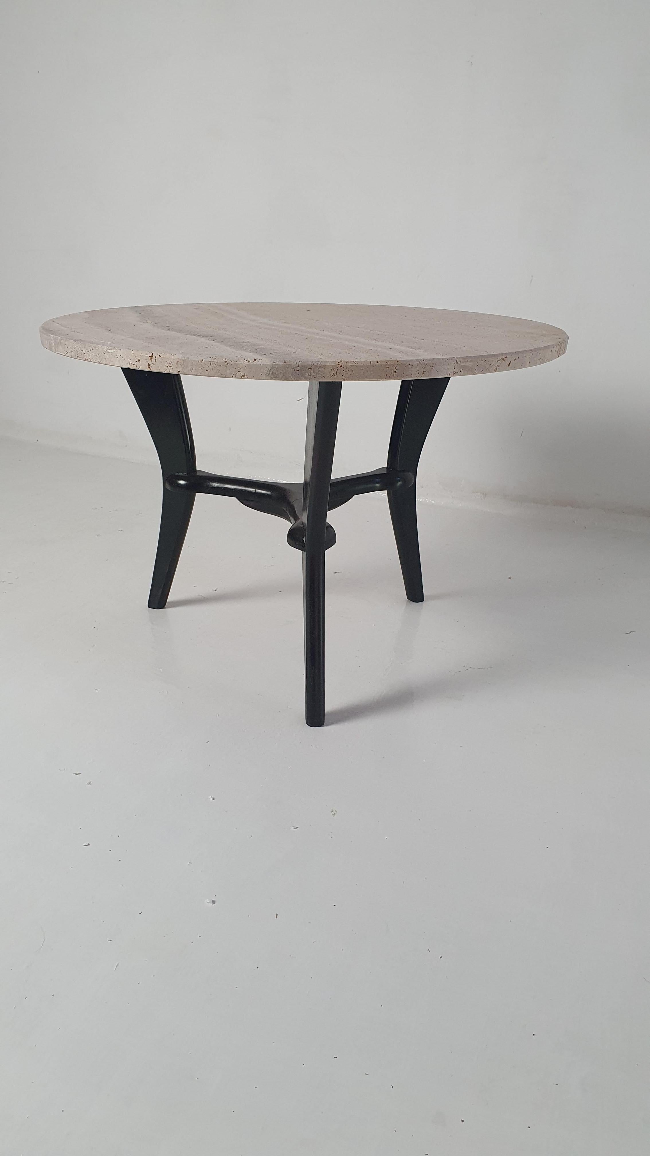 Table basse ronde du milieu du siècle en travertin, Italie, années 1950 en vente 2