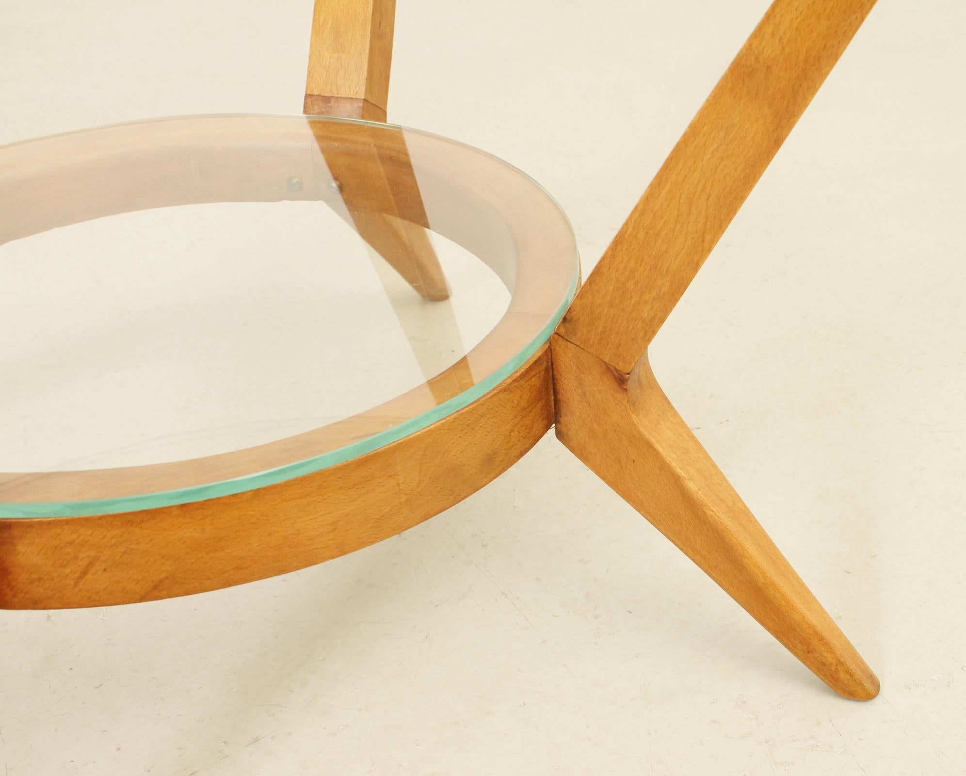 Verre Table basse ronde du milieu du siècle en bois et verre en vente