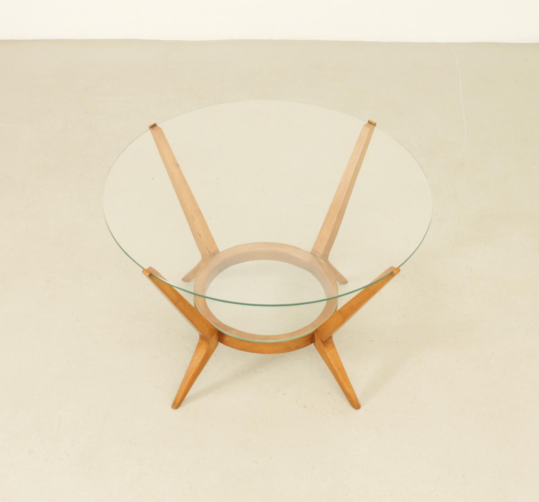 Table basse ronde du milieu du siècle en bois et verre en vente 2