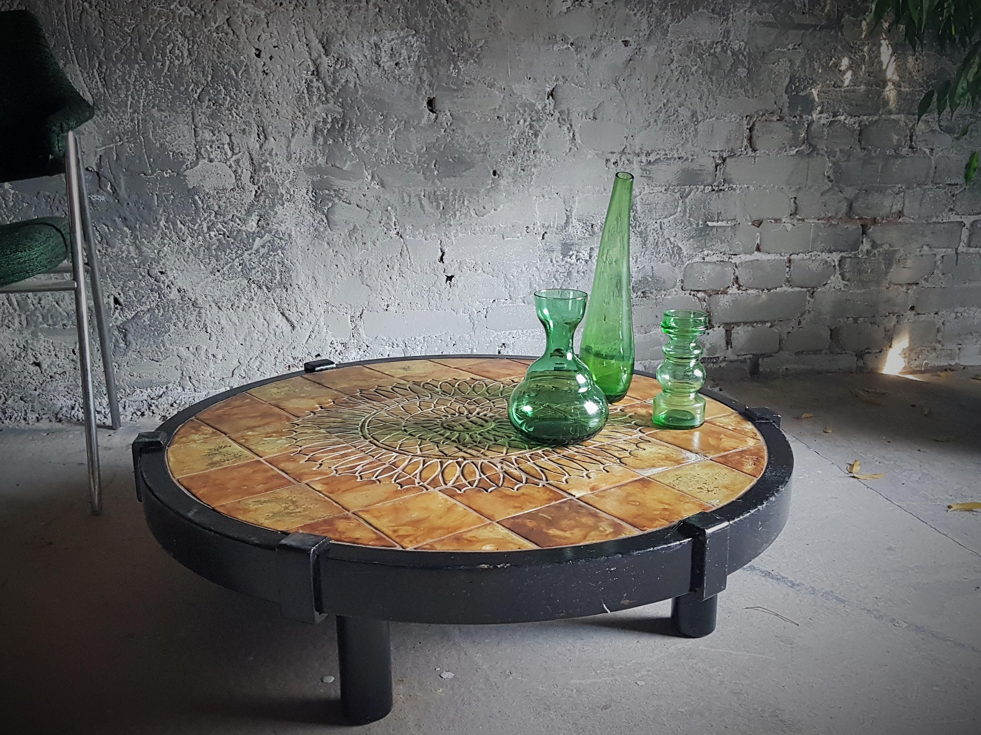 Table basse ronde du milieu du siècle en céramique Capron Barrois de Vallauris, France, années 60 Bon état - En vente à Saarbruecken, DE