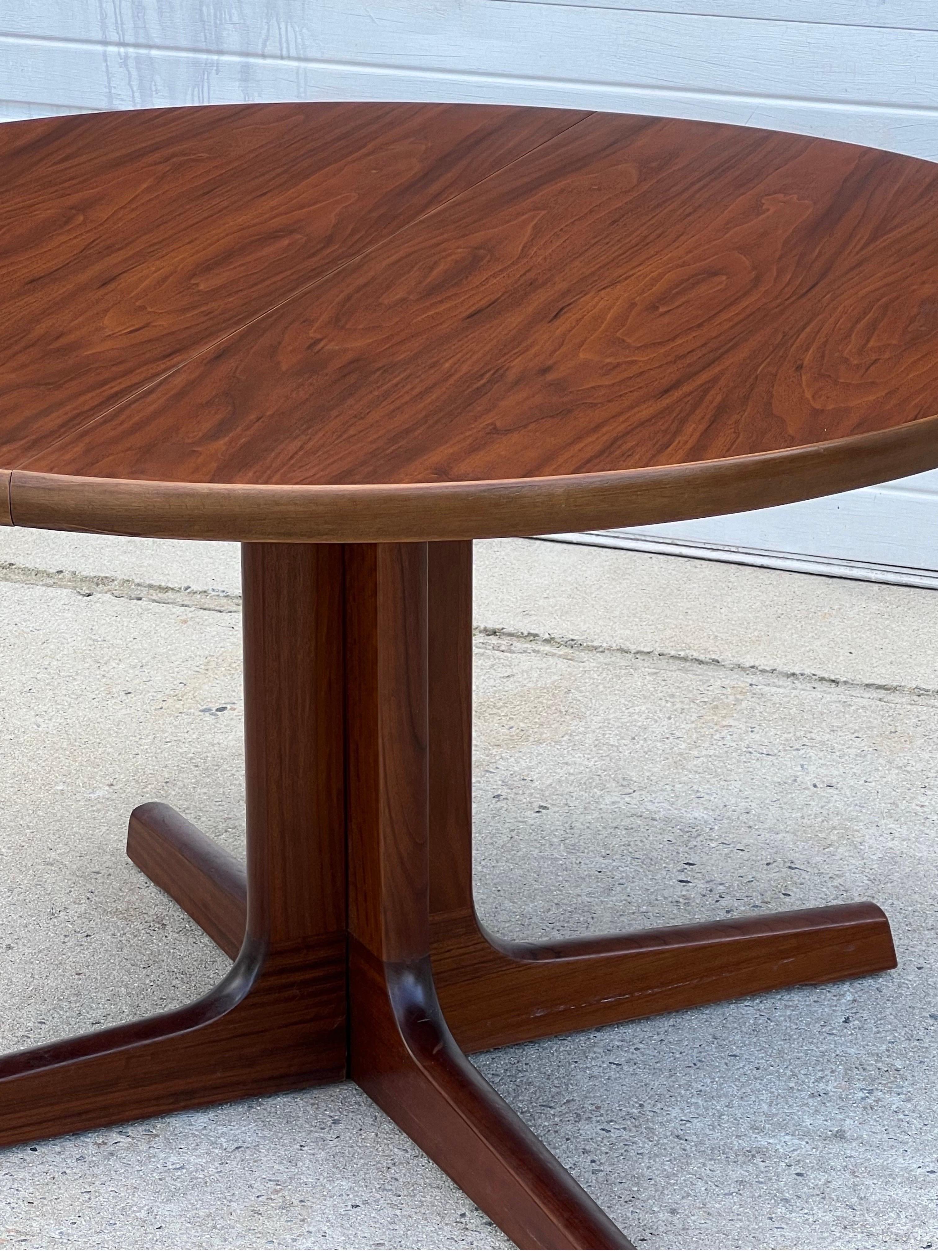 Late 20th Century Mid-Century Round Danish Pedestal Dining Table