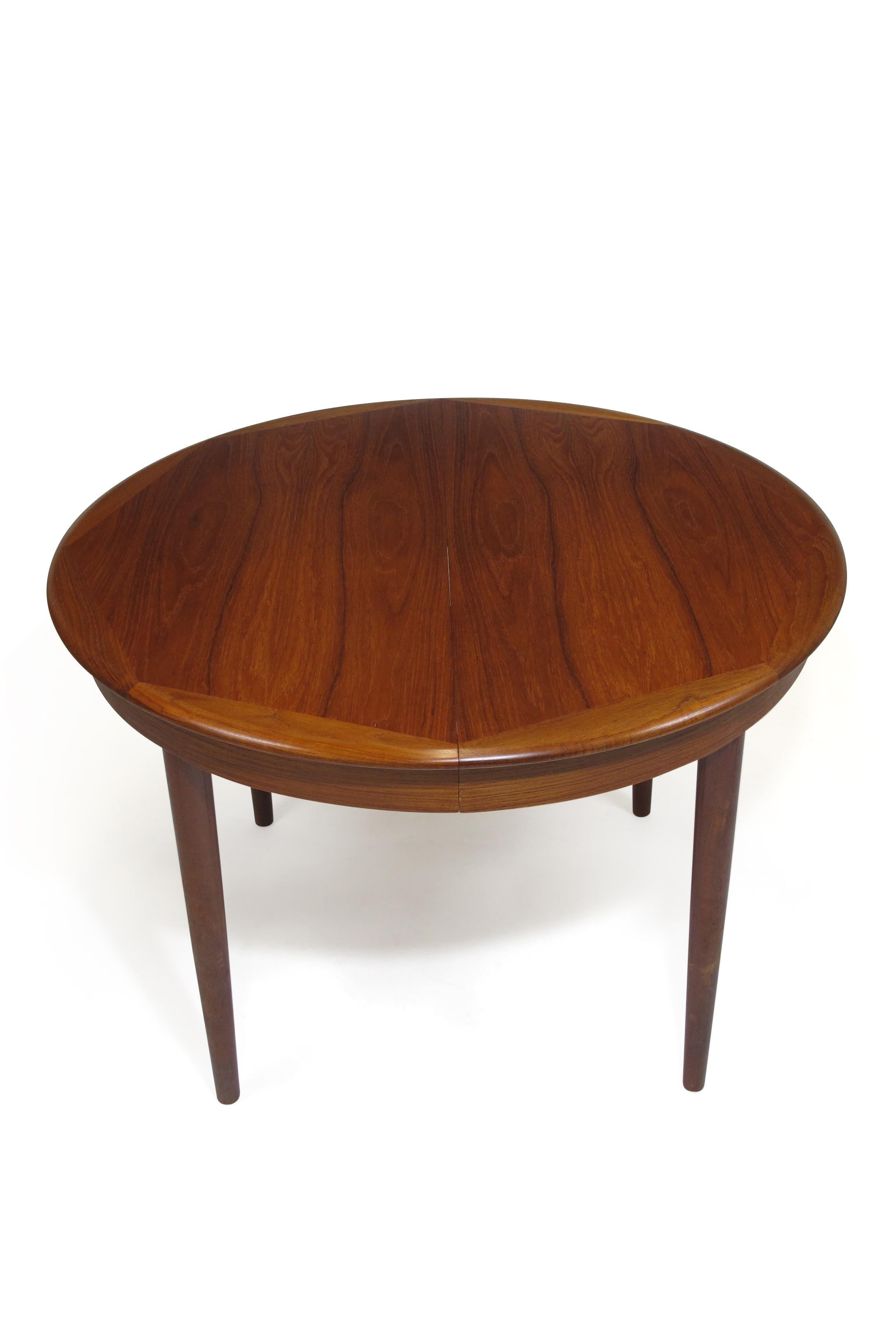 Midcentury Round Danish Teak Dining Table, Seats 4-10 Guests In Excellent Condition In Oakland, CA