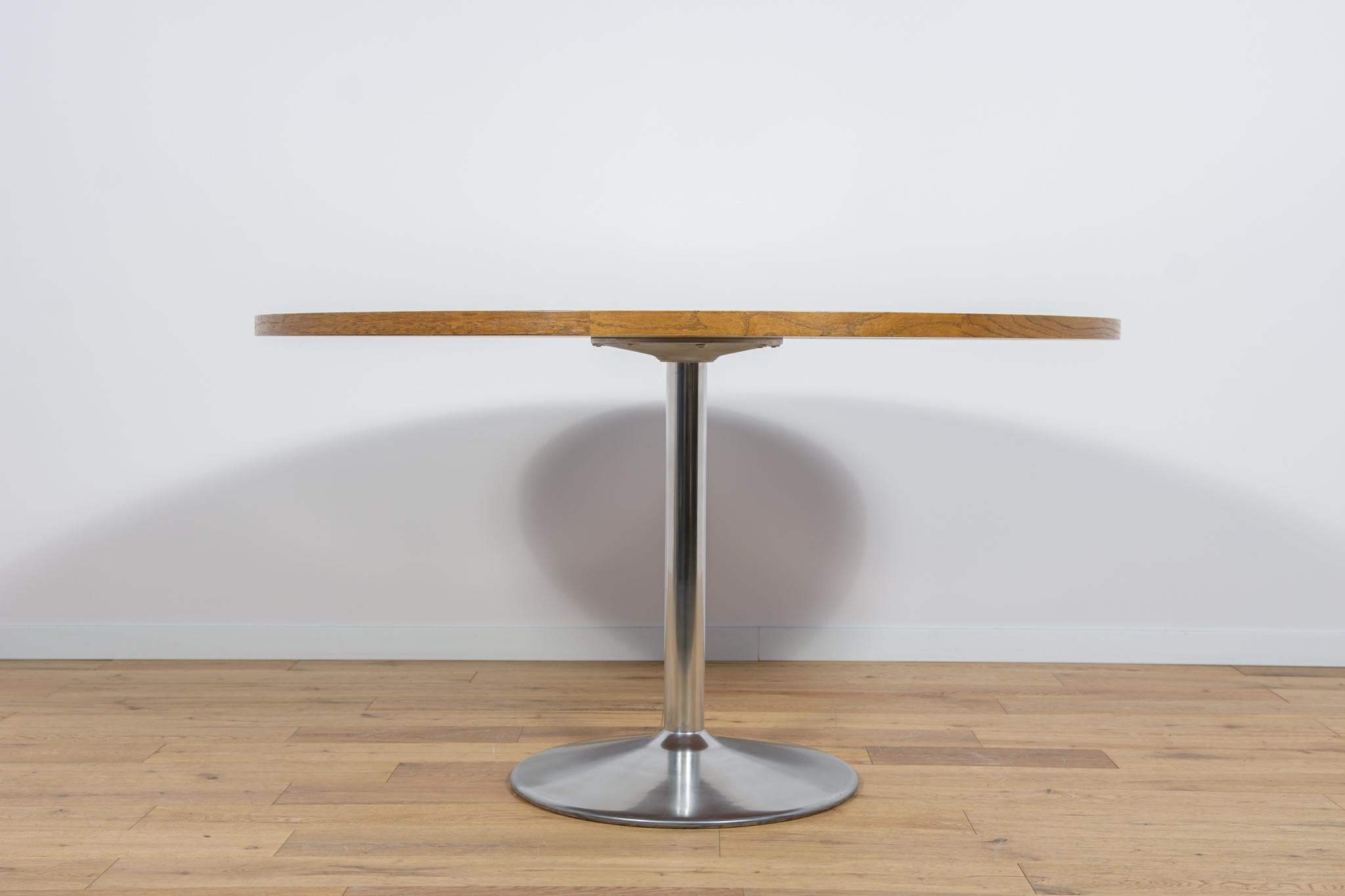 Mid-Century Modern Mid-Century Round Dining Table, 1970s For Sale
