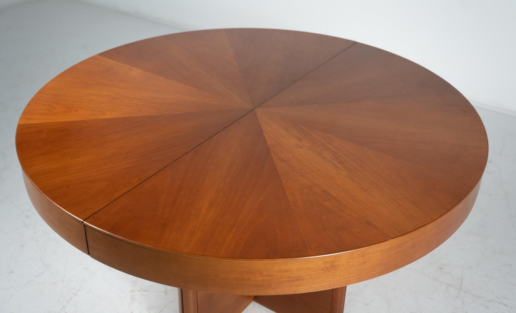 Wood Mid-Century Round Dining Table by Tito Agnoli for Molteni, 1970s