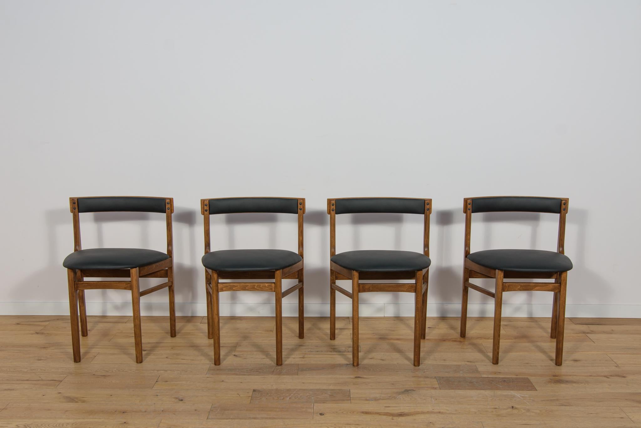 Mid-Century Round Extendable Dining Table and Chairs from McIntosh, 1960s. For Sale 7