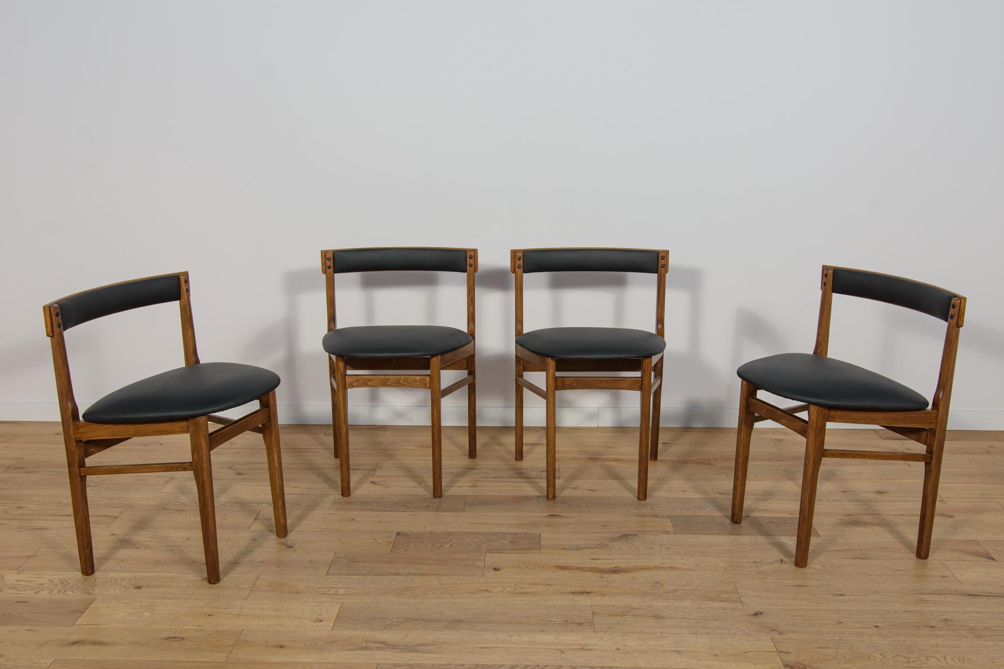 Mid-Century Round Extendable Dining Table and Chairs from McIntosh, 1960s. For Sale 8