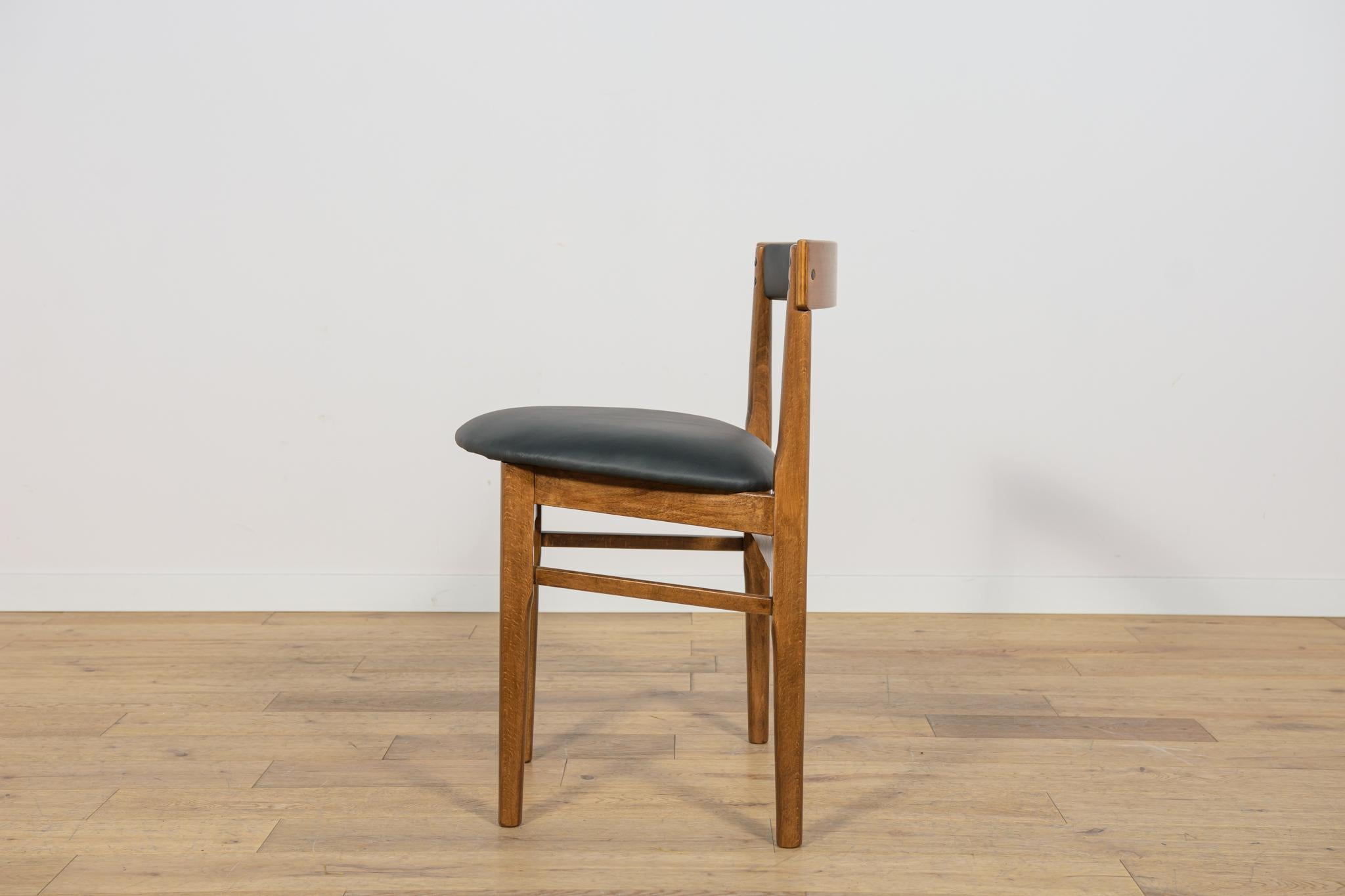 Mid-Century Round Extendable Dining Table and Chairs from McIntosh, 1960s. For Sale 10