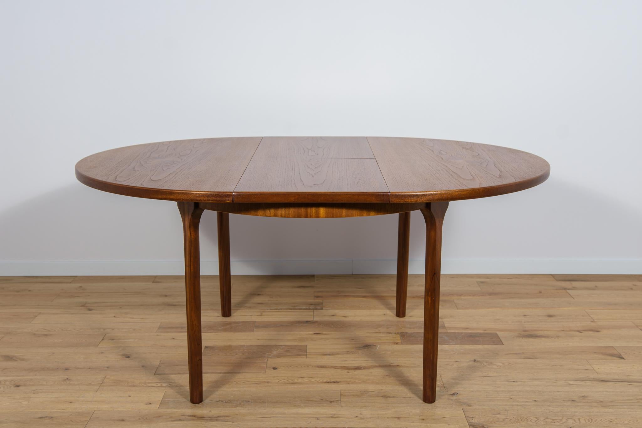 Mid-20th Century  Mid-Century Round Extendable Dining Table from McIntosh, 1960s For Sale