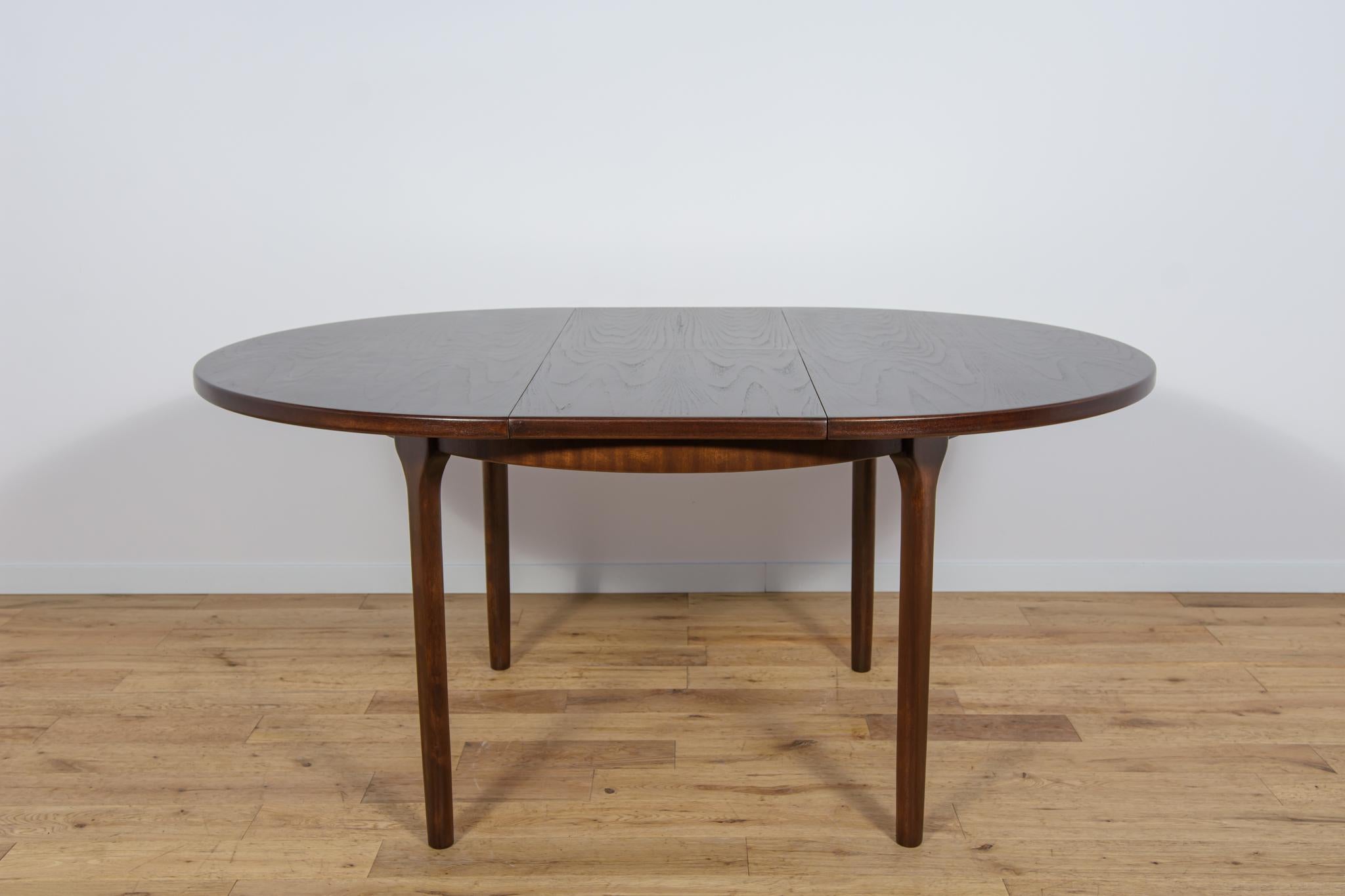 Mid-20th Century Mid-Century Round Extendable Dining Table from McIntosh, Great Britain, 1960s For Sale