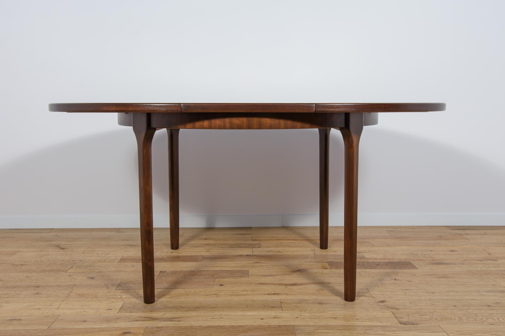 Teak Mid-Century Round Extendable Dining Table from McIntosh, Great Britain, 1960s For Sale