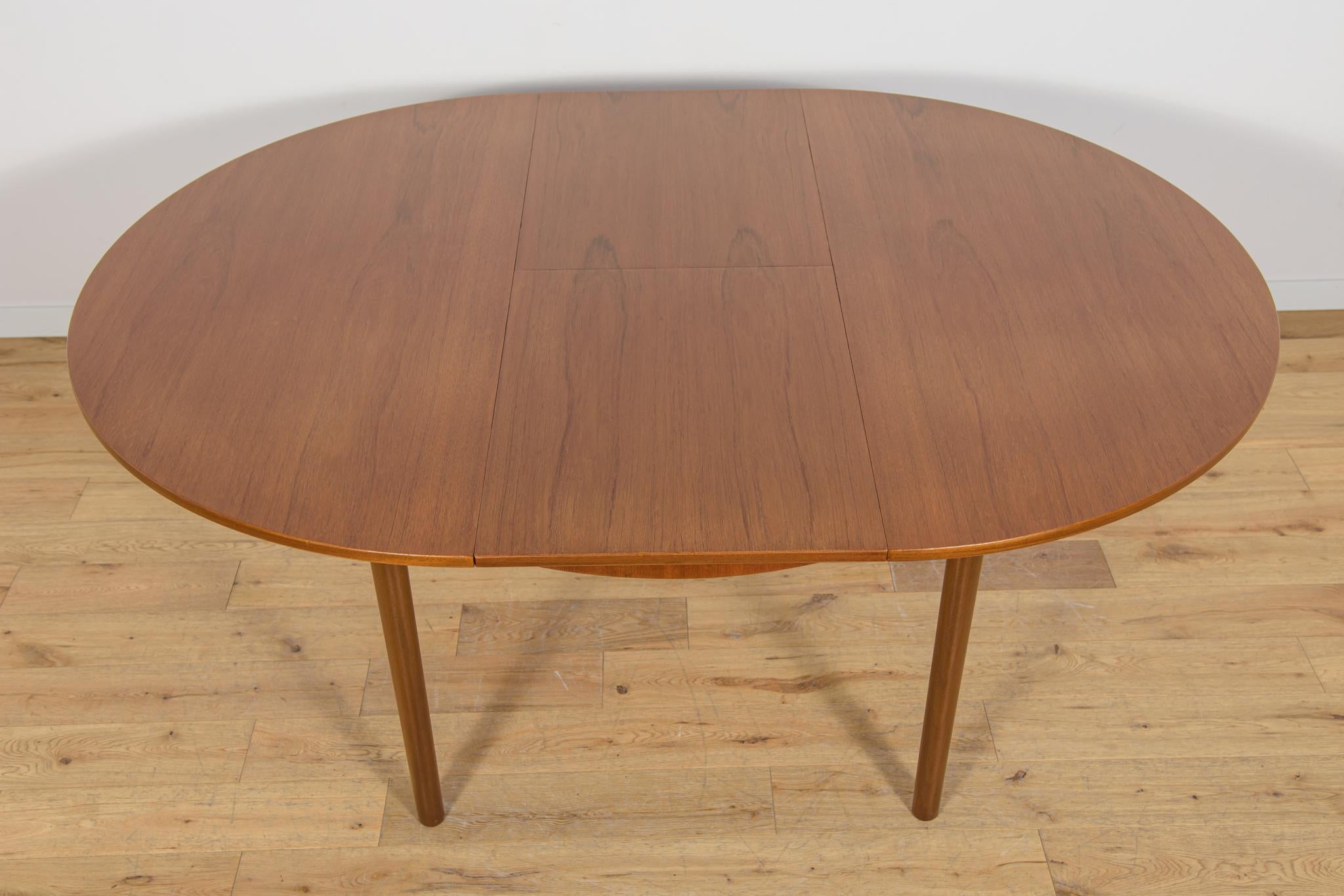 Mesa de comedor redonda extensible de mediados de siglo de McIntosh, Reino Unido, años 60 en venta 4