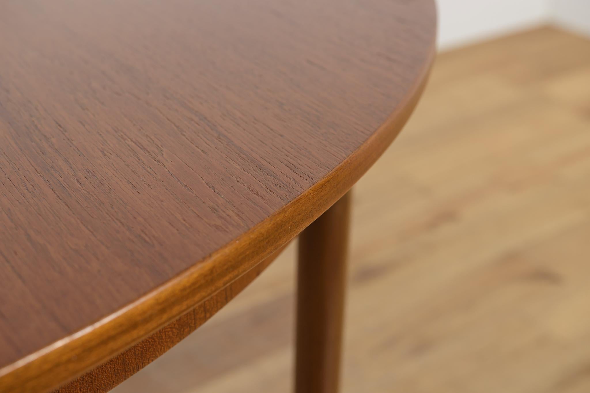Mesa de comedor redonda extensible de mediados de siglo de McIntosh, Reino Unido, años 60 en venta 8