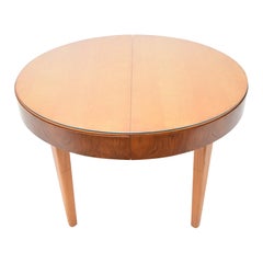 Mesa de comedor redonda plegable de mediados de siglo, Checoslovaquia, 1950