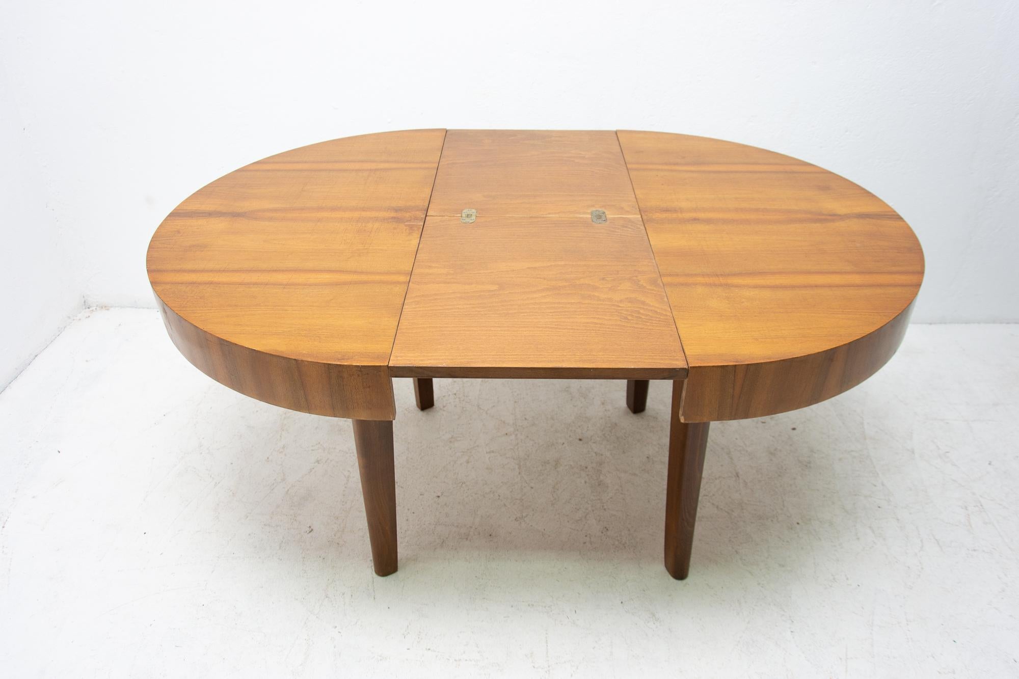 Midcentury Round Folding Dining Table in Walnut, Czechoslovakia, 1950s 4