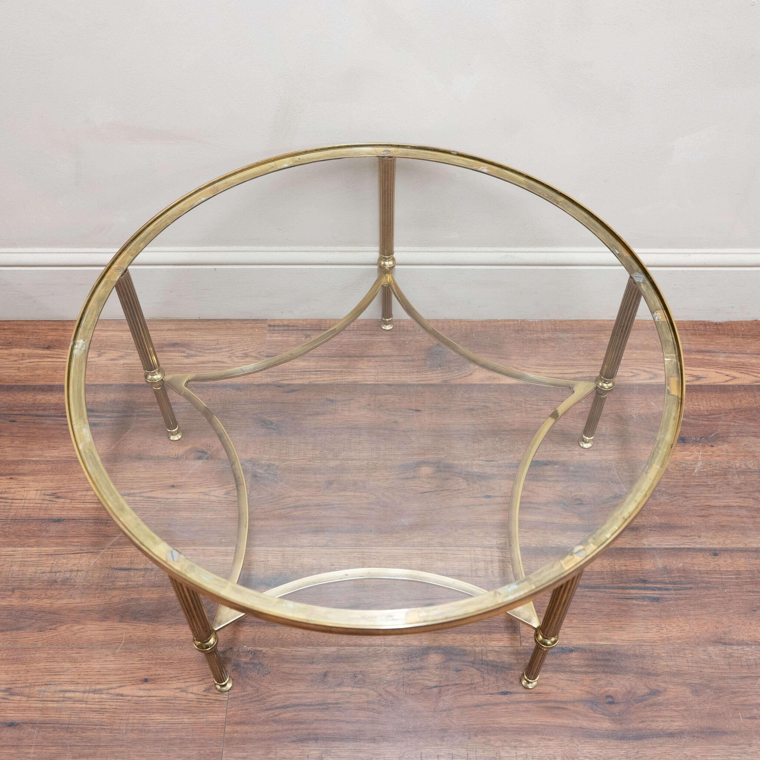 Fait main Table basse ronde en verre et laiton Maison Jansen en vente