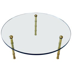 Runder Cocktailtisch aus Glas und Messing aus der Mitte des Jahrhunderts, nach Art von Pepe Mendoza