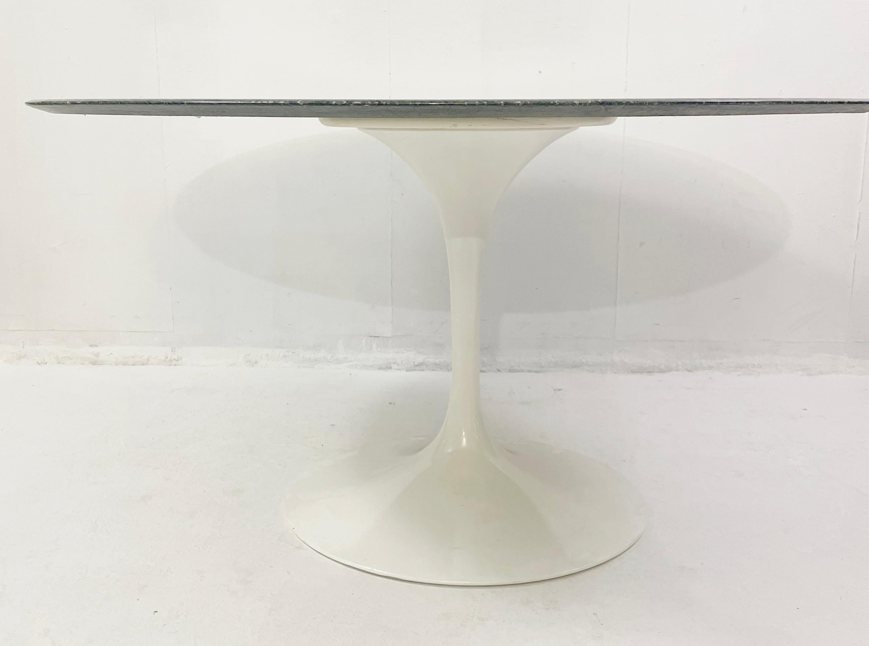 Mid-Century Round Green Marble Tulip Dining Table by Knoll, Italy 1960s 3