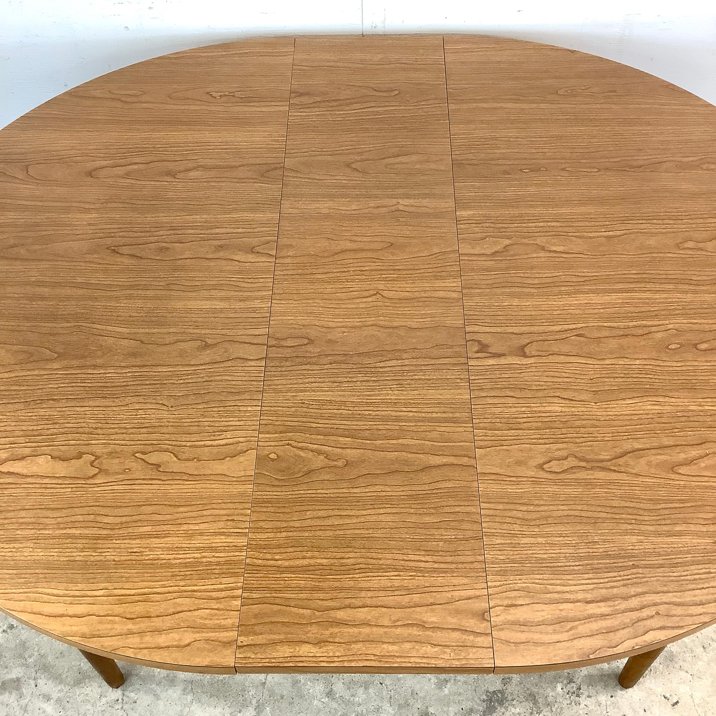 Mid-Century Round Kitchen Table W/ Leaf For Sale 2