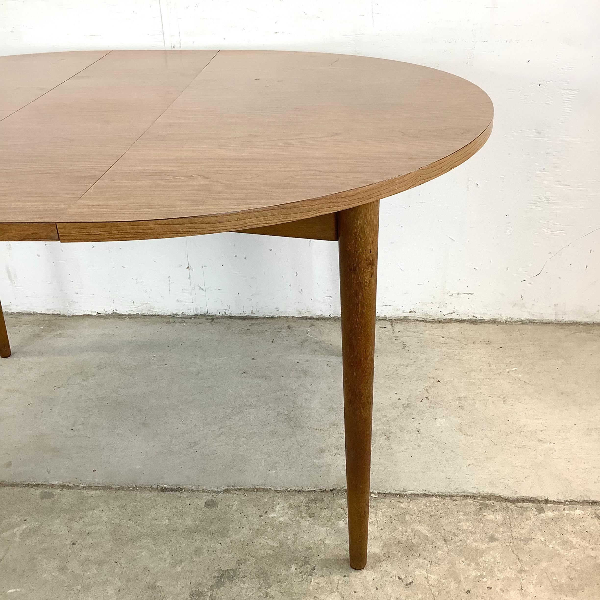 Mid-Century Round Kitchen Table W/ Leaf For Sale 5