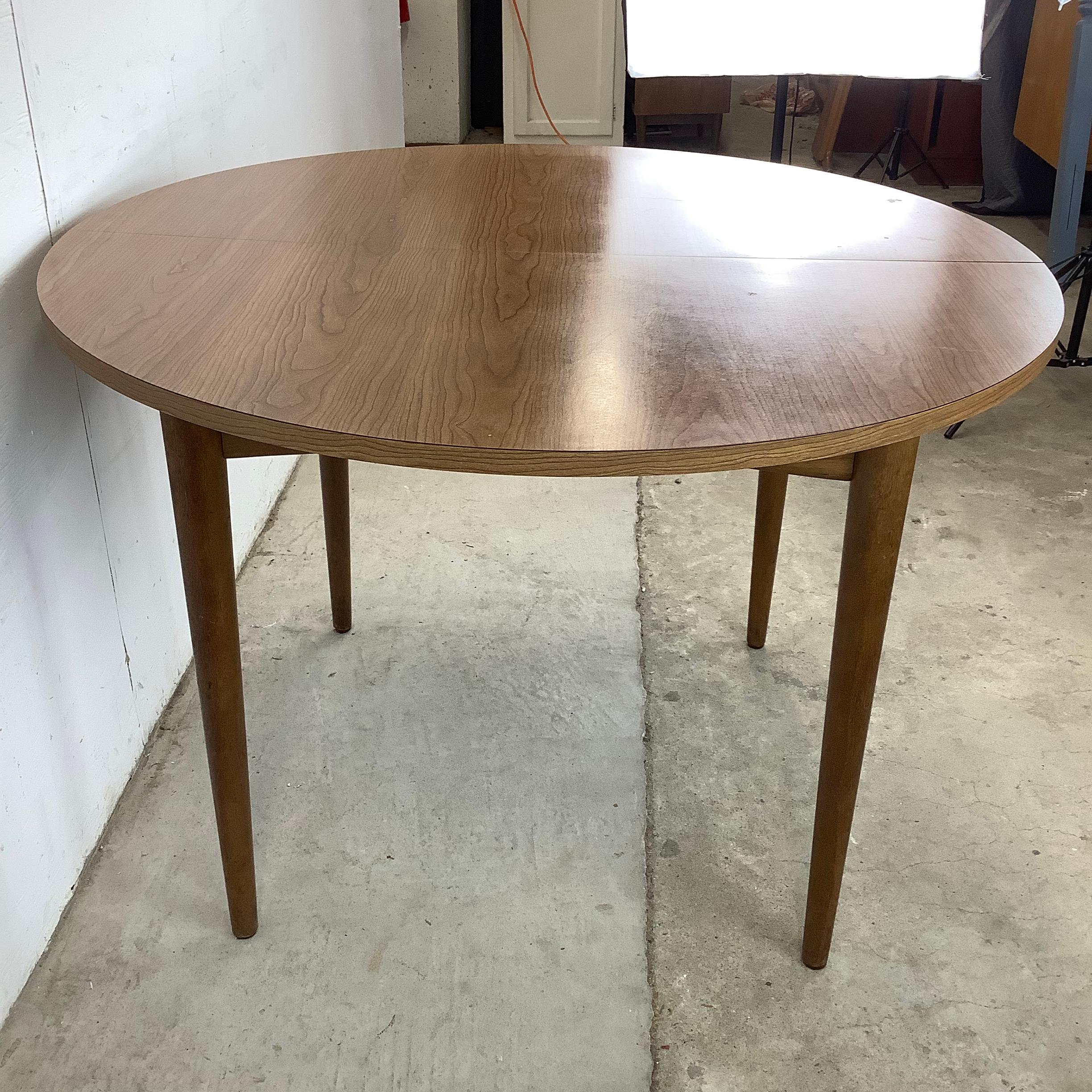 Mid-Century Round Kitchen Table W/ Leaf For Sale 11