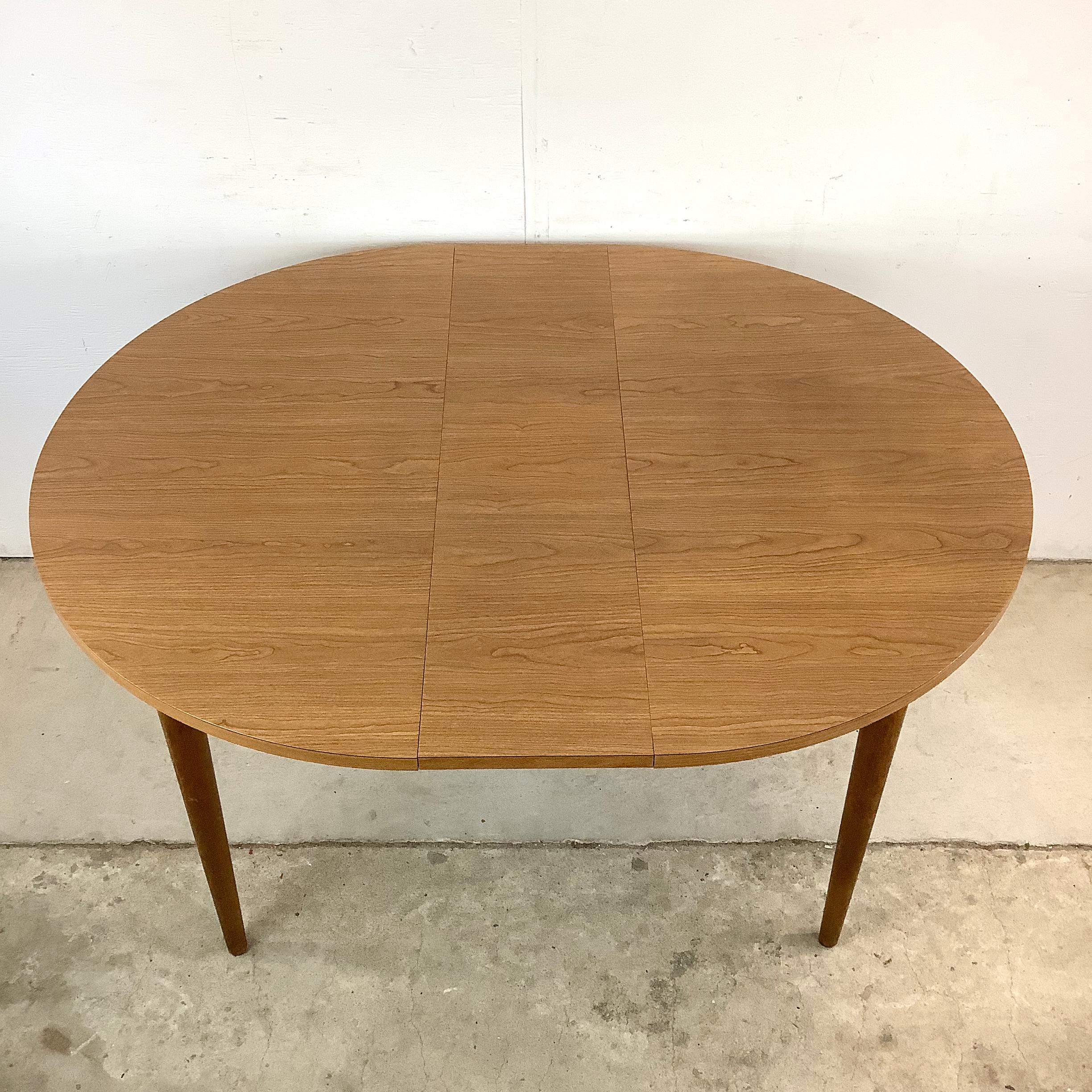 Mid-Century Round Kitchen Table W/ Leaf For Sale 1