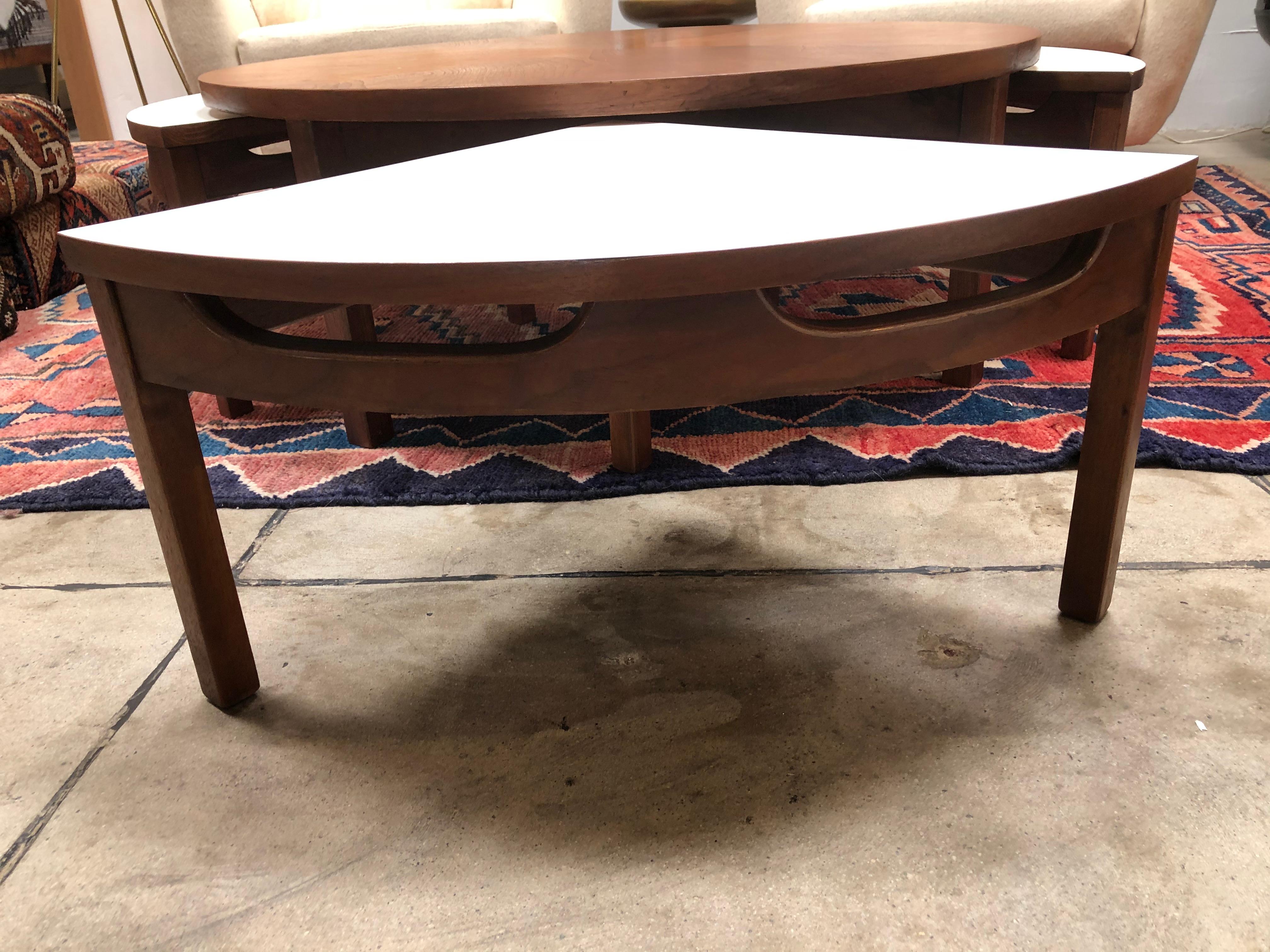 Midcentury Round Lane Coffee Table In Good Condition In Los Angeles, CA