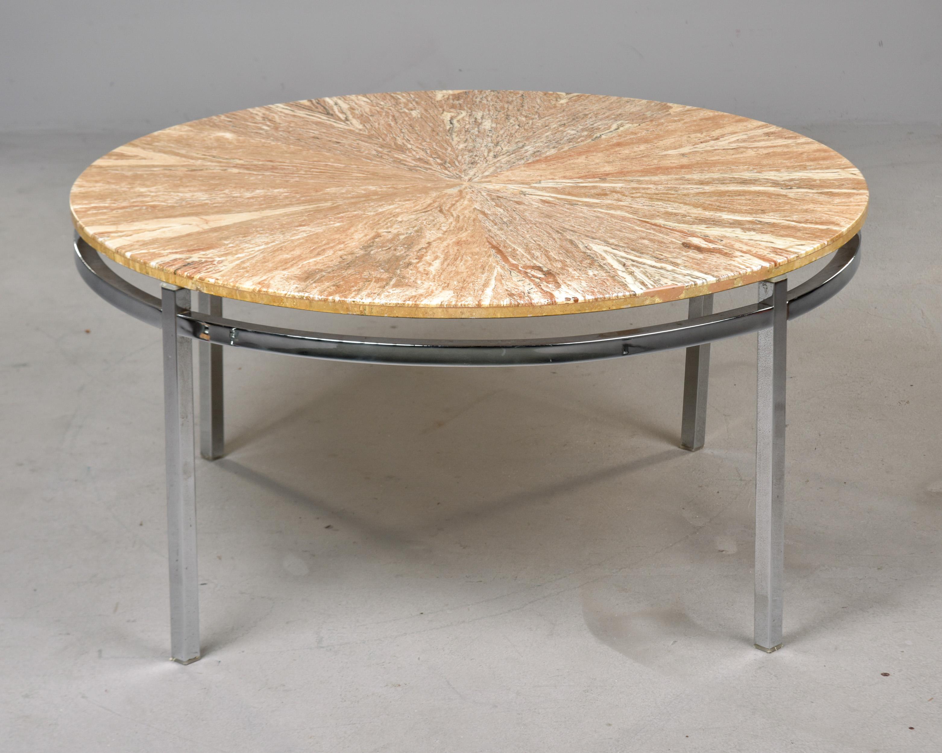 Mid-Century moderno Mid Century Round Marble Top Coffee Table with Chrome Base in vendita