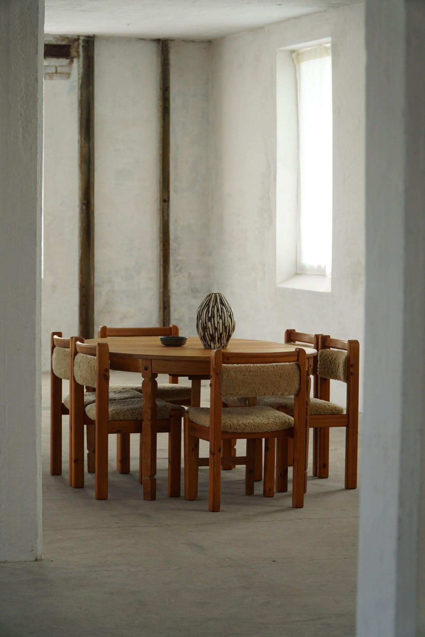 Mid-Century Round Oak Dining Table with Three Extensions, Danish Modern, 1960s In Good Condition For Sale In Odense, DK