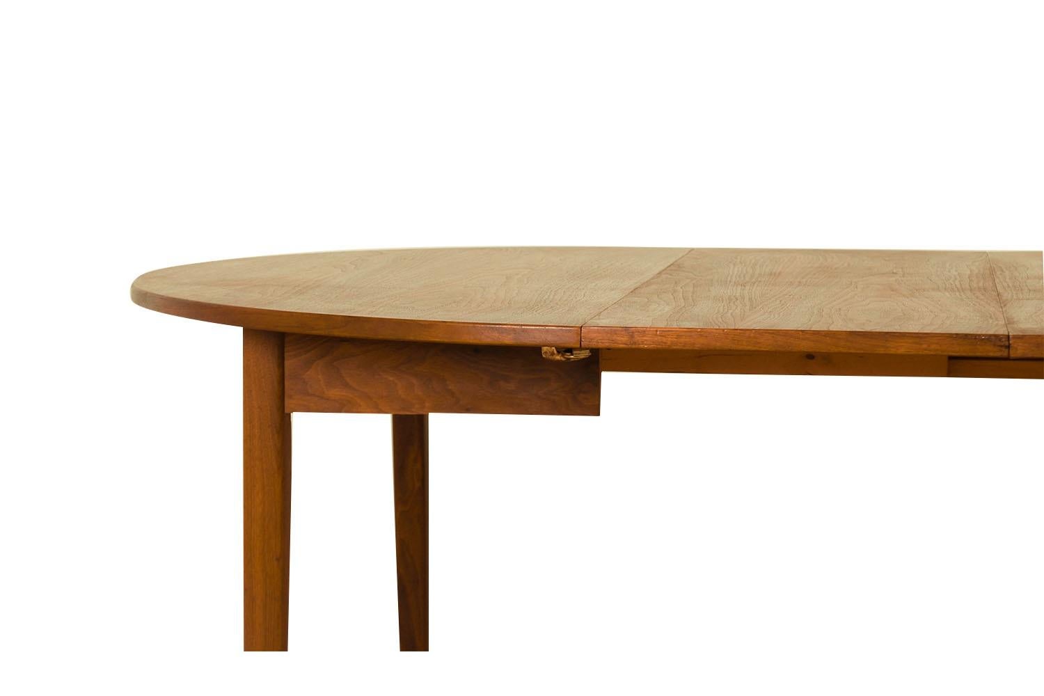 Mid-Century Round Oval Extendable Dining Table For Sale 3