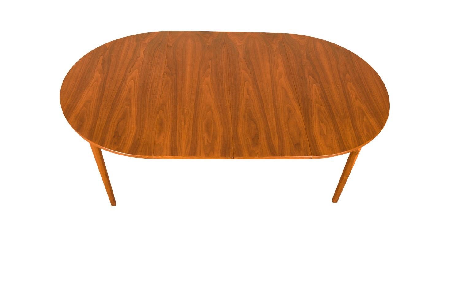 Mid-Century Modern Mid-Century Round Oval Extendable Dining Table For Sale