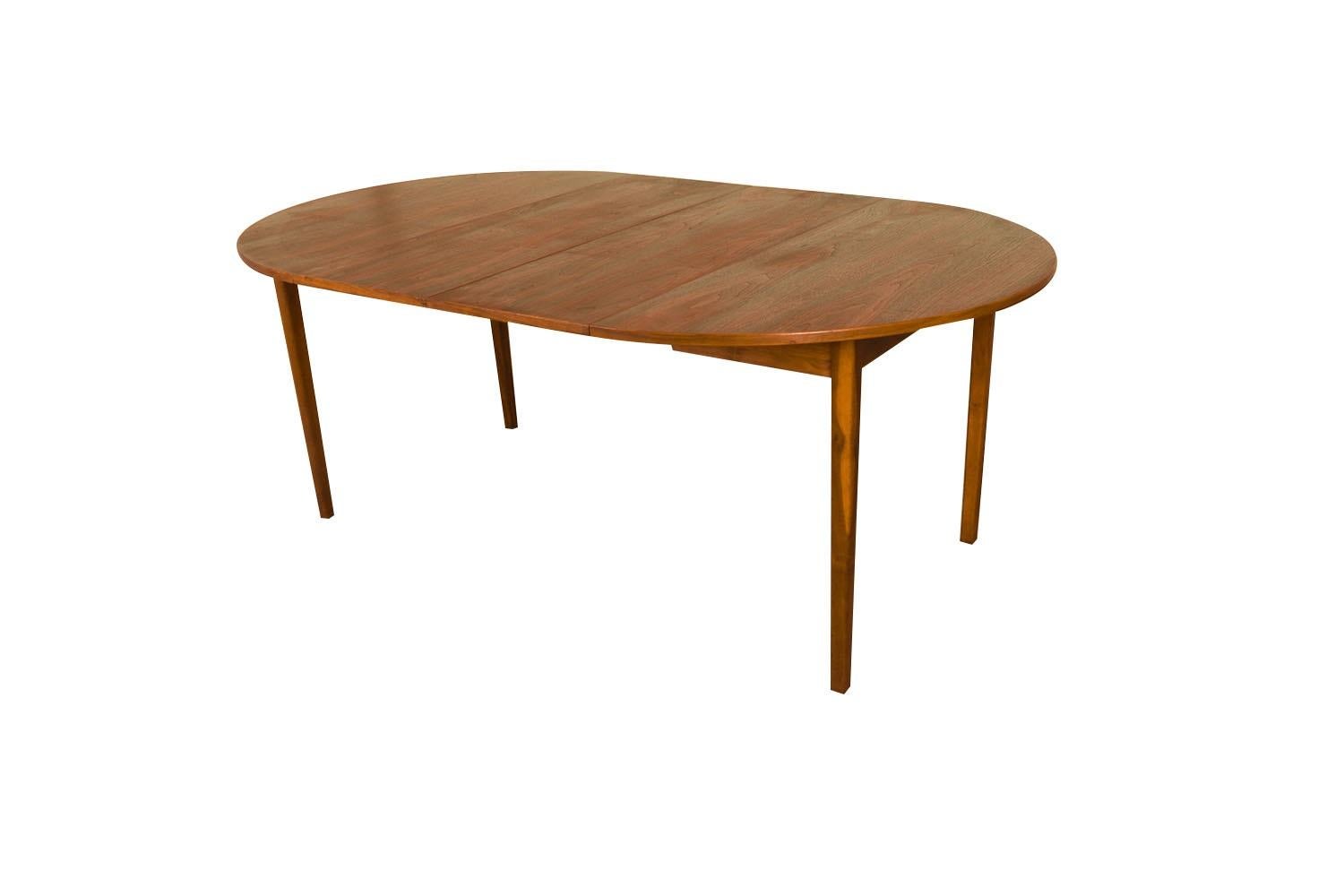 Walnut Mid-Century Round Oval Extendable Dining Table For Sale