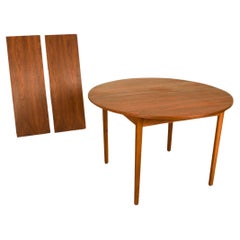 Retro Mid-Century Round Oval Extendable Dining Table
