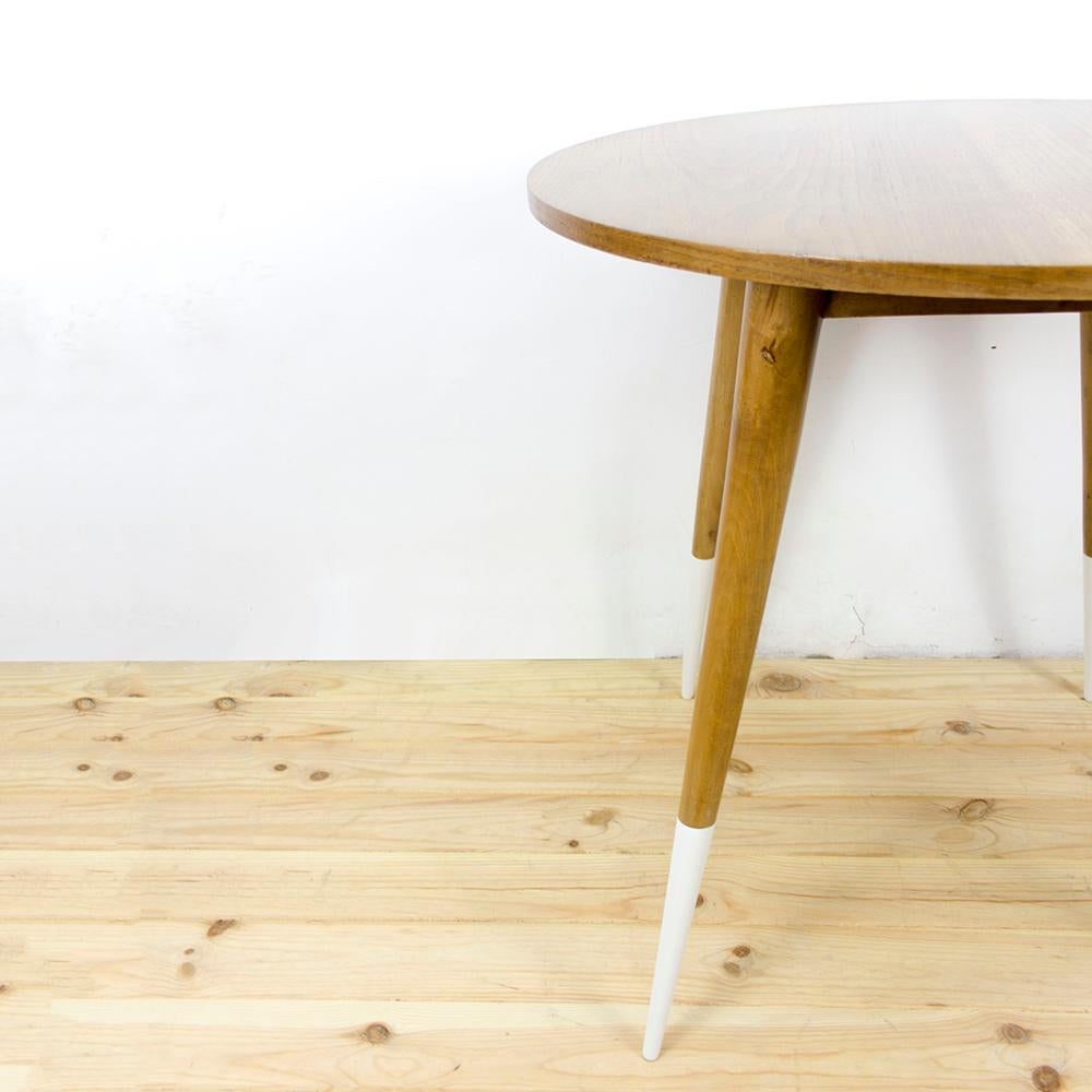 Midcentury Round Spanish Oak Wood Dining Table In Excellent Condition For Sale In Barcelona, Barcelona